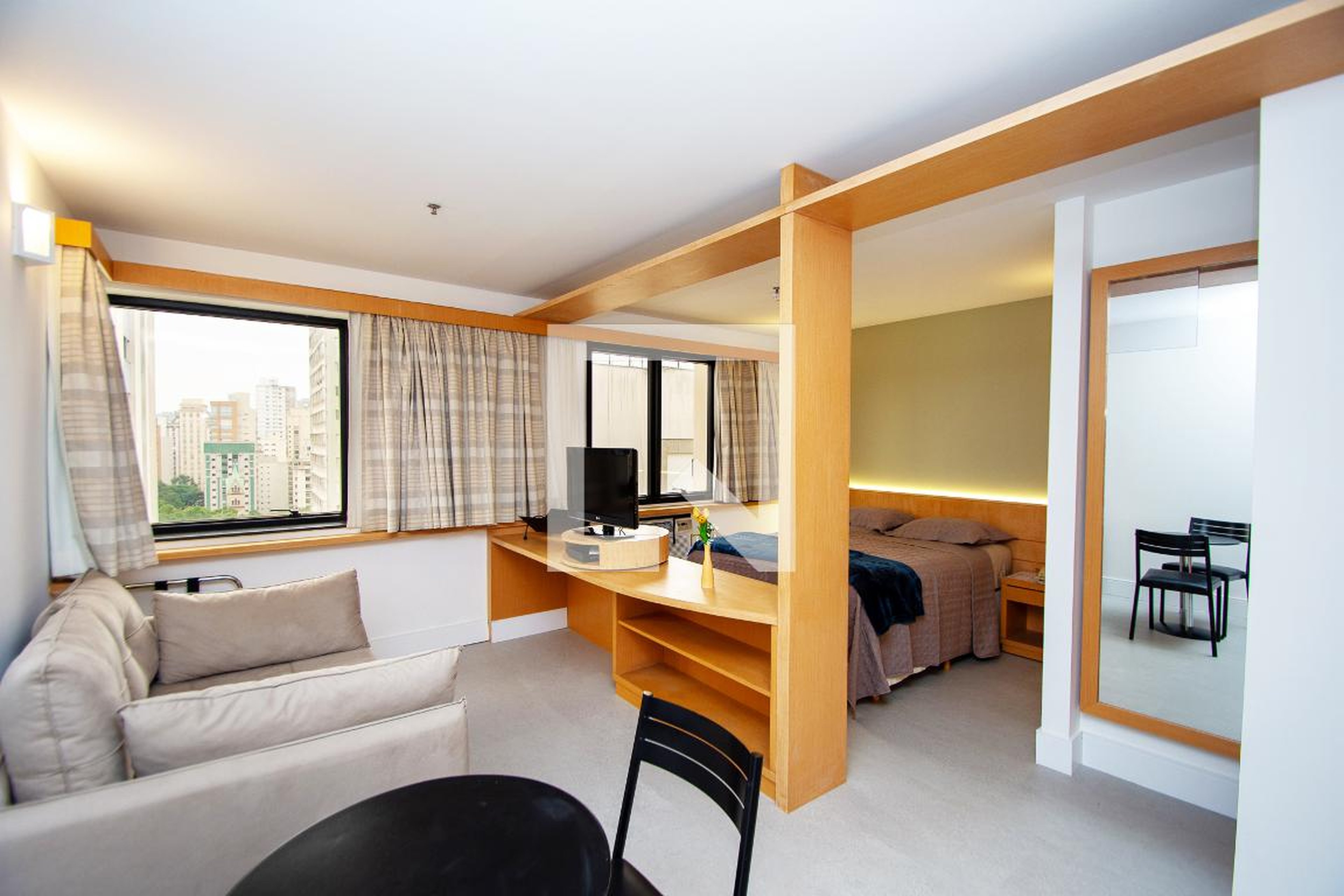 Entrada - Century Lorena