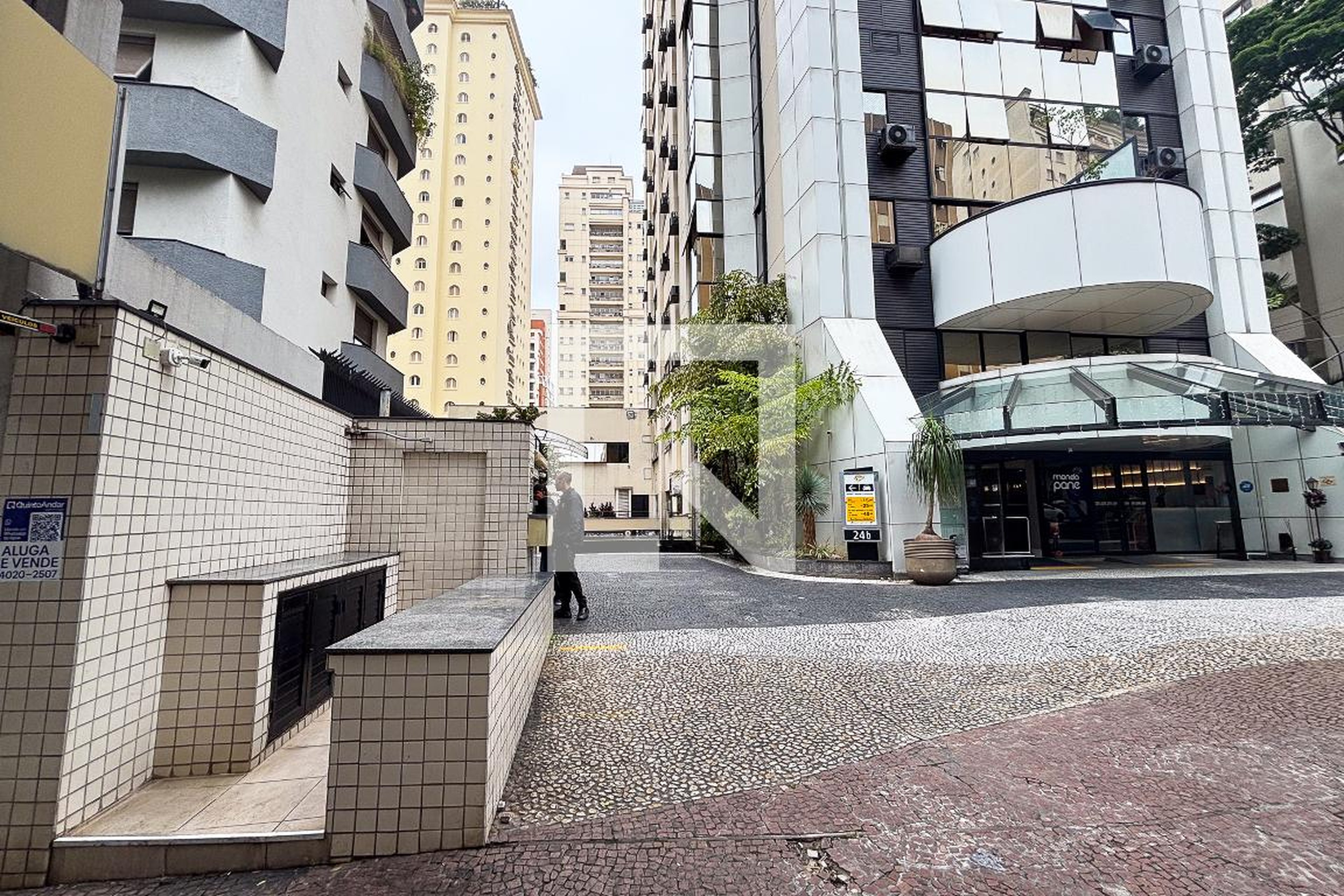 Fachada do Predio Condomínio Century Lorena