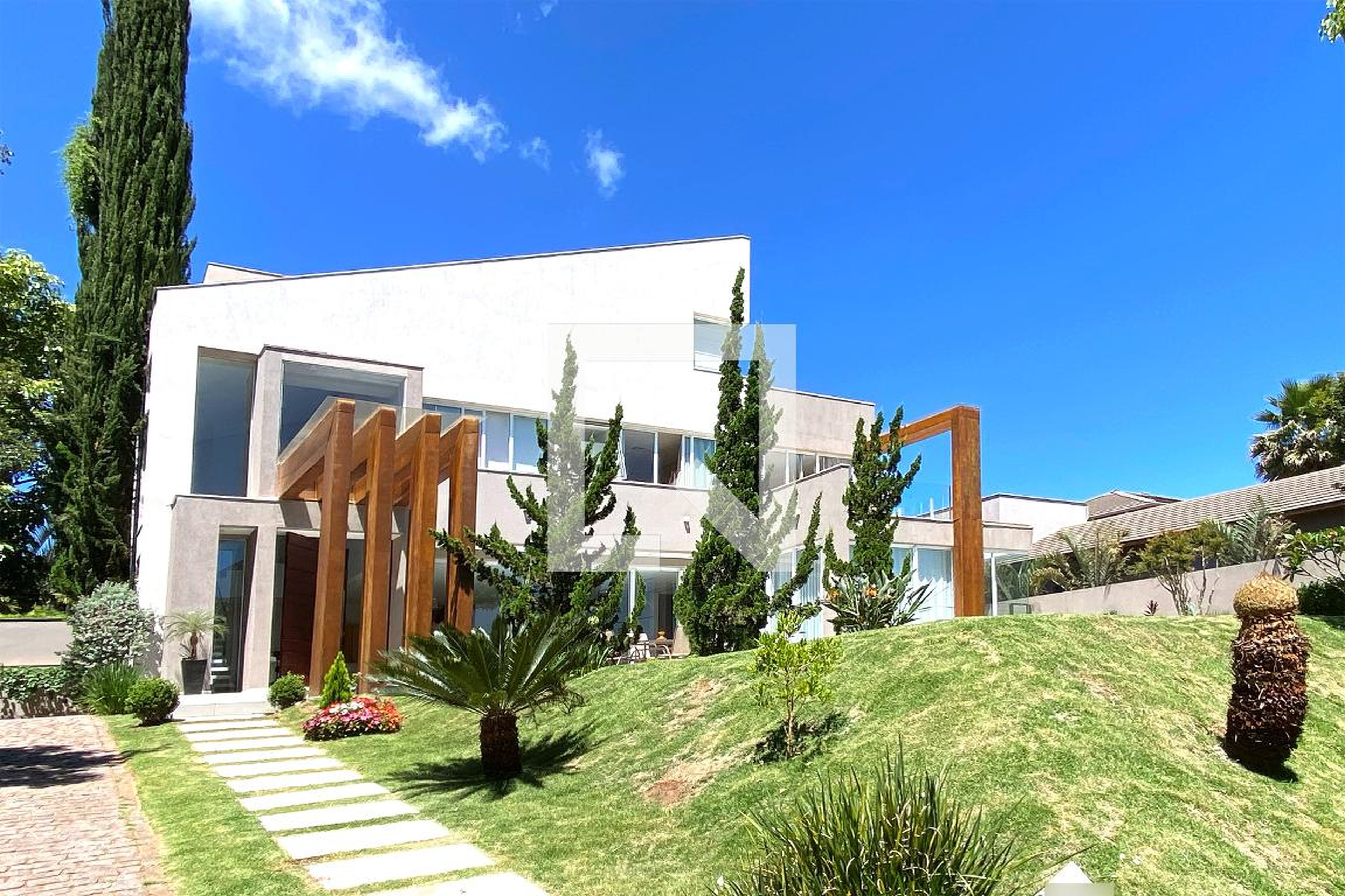 Fachada Condomínio em Rua Álvares Maciel, 305