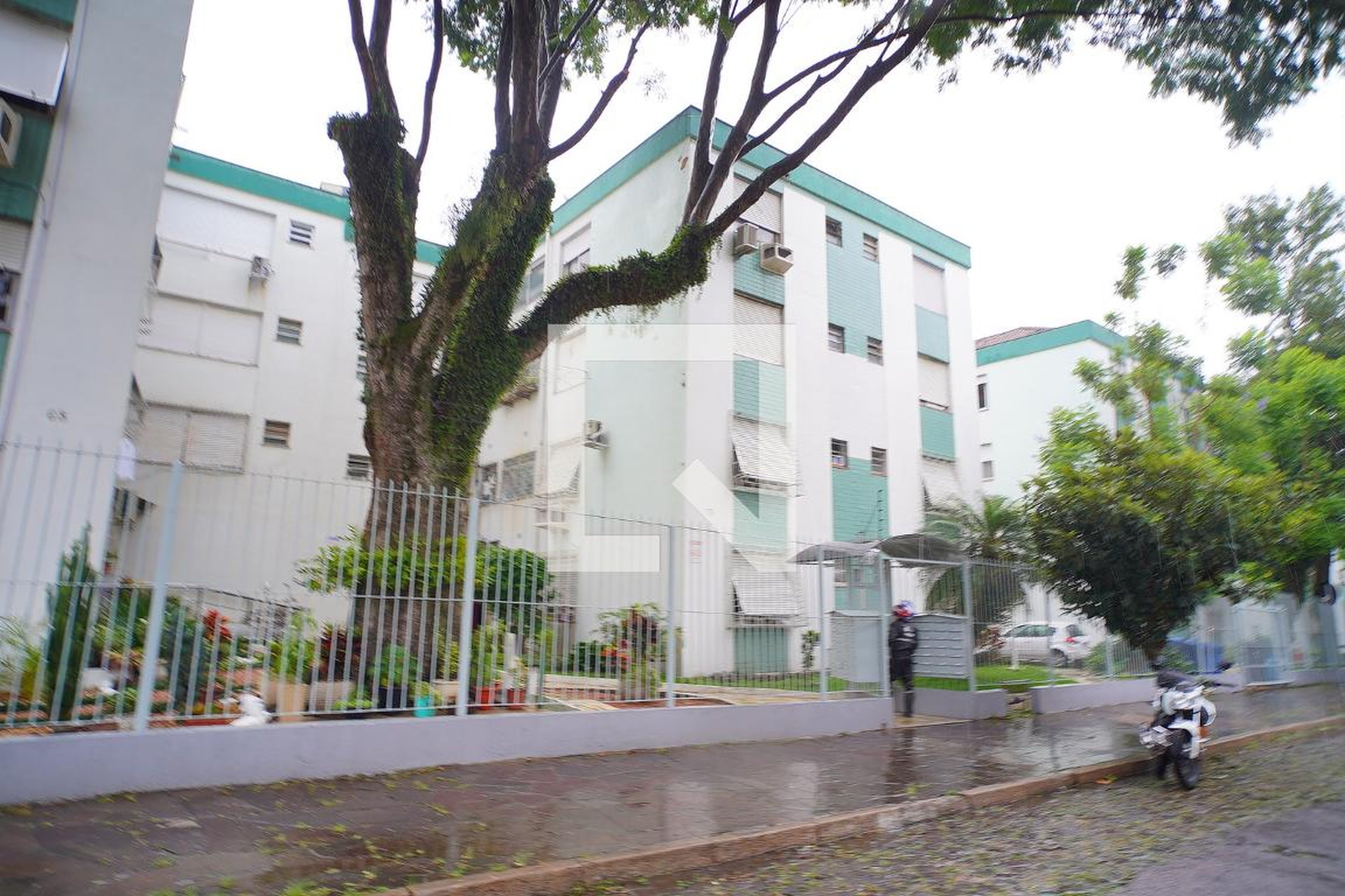 Fachada Condomínio em Rua Domingos Seguézio, 78