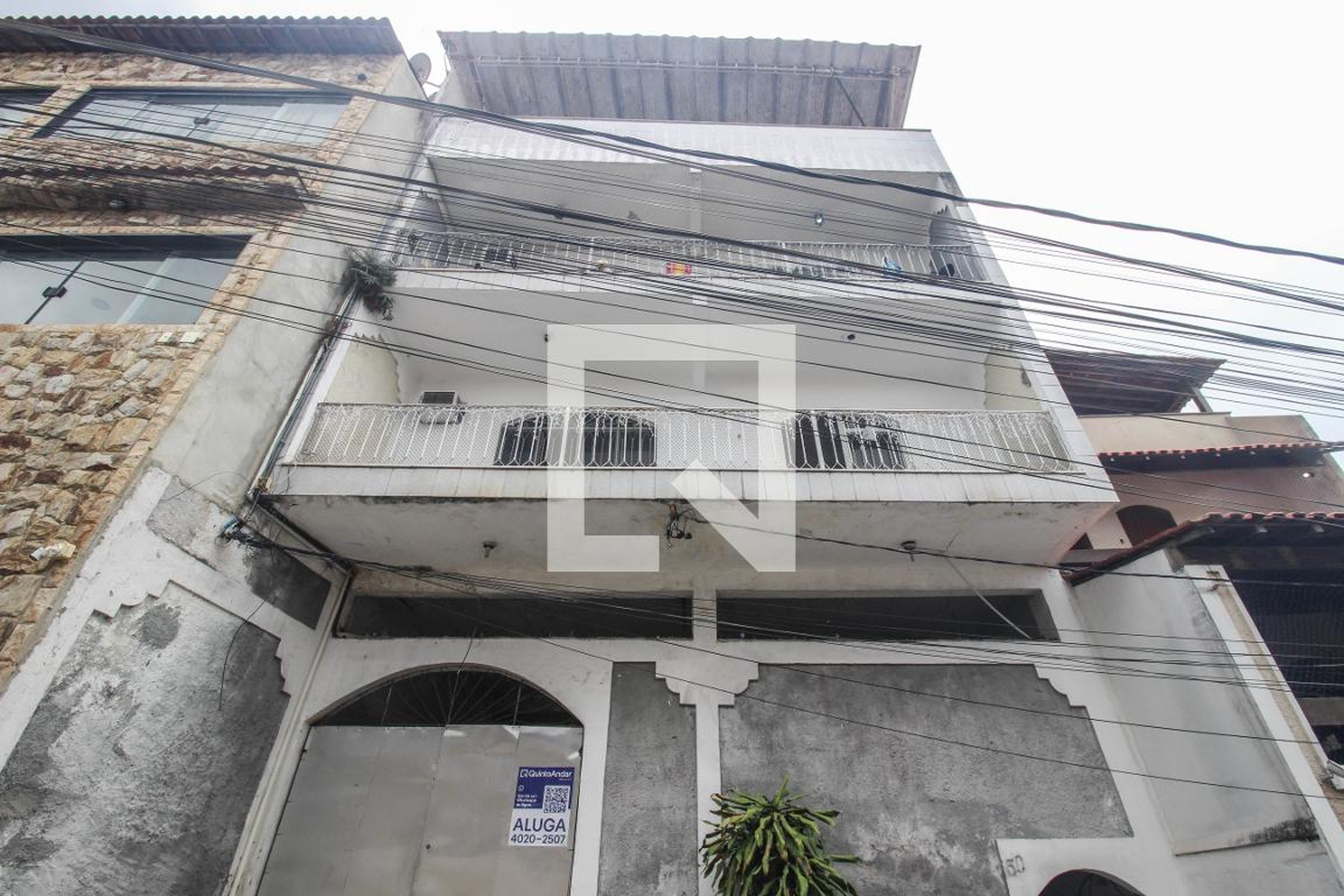 Fachada Condomínio em Rua Sylvio Gouvêa, 50