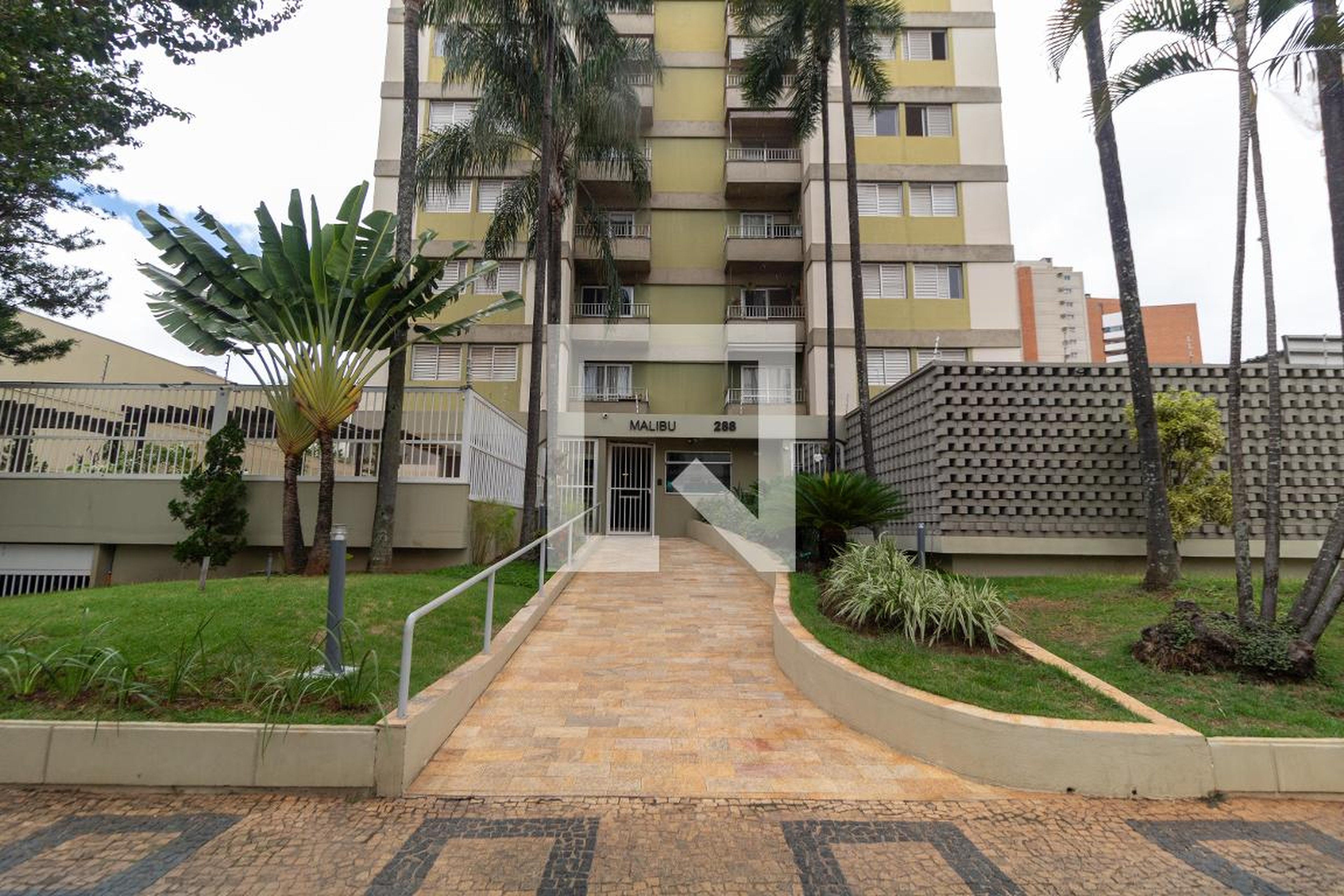 Fachada Condomínio em Rua Olavo Bilac, 288