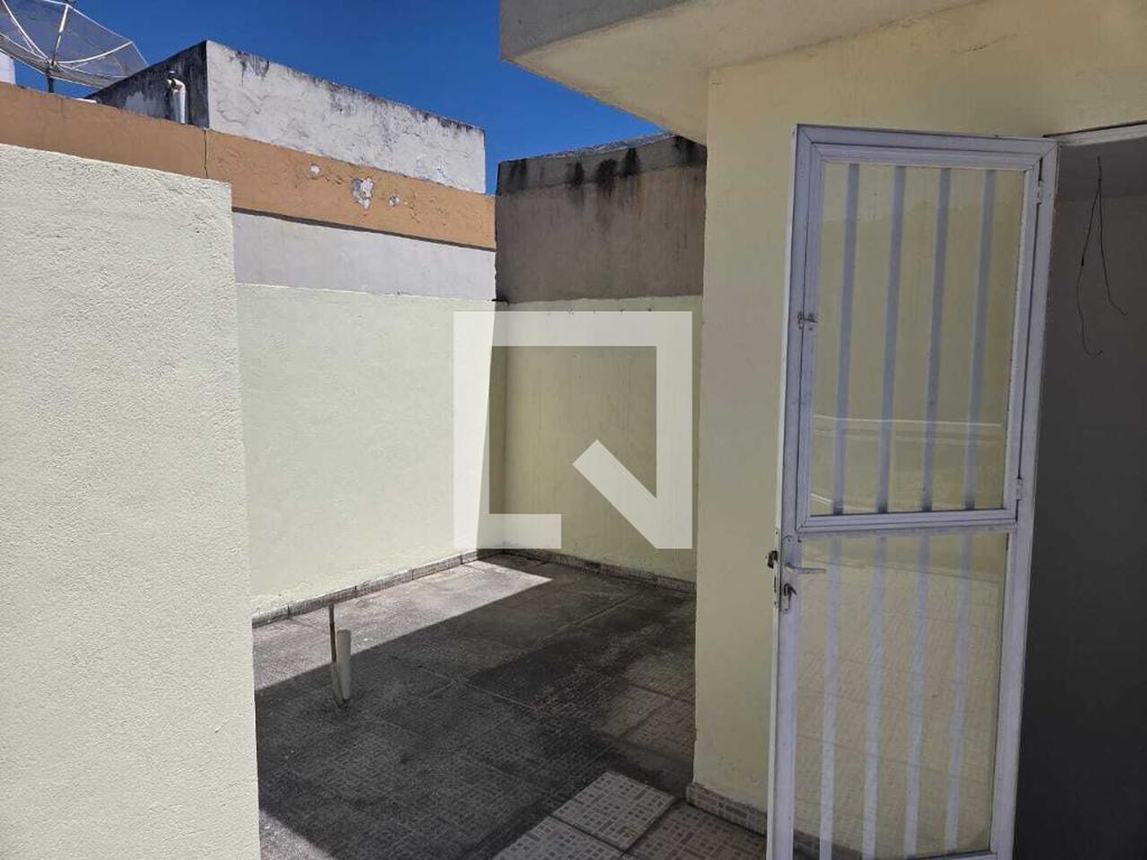 Área externa Condomínio em Rua Albano, 195