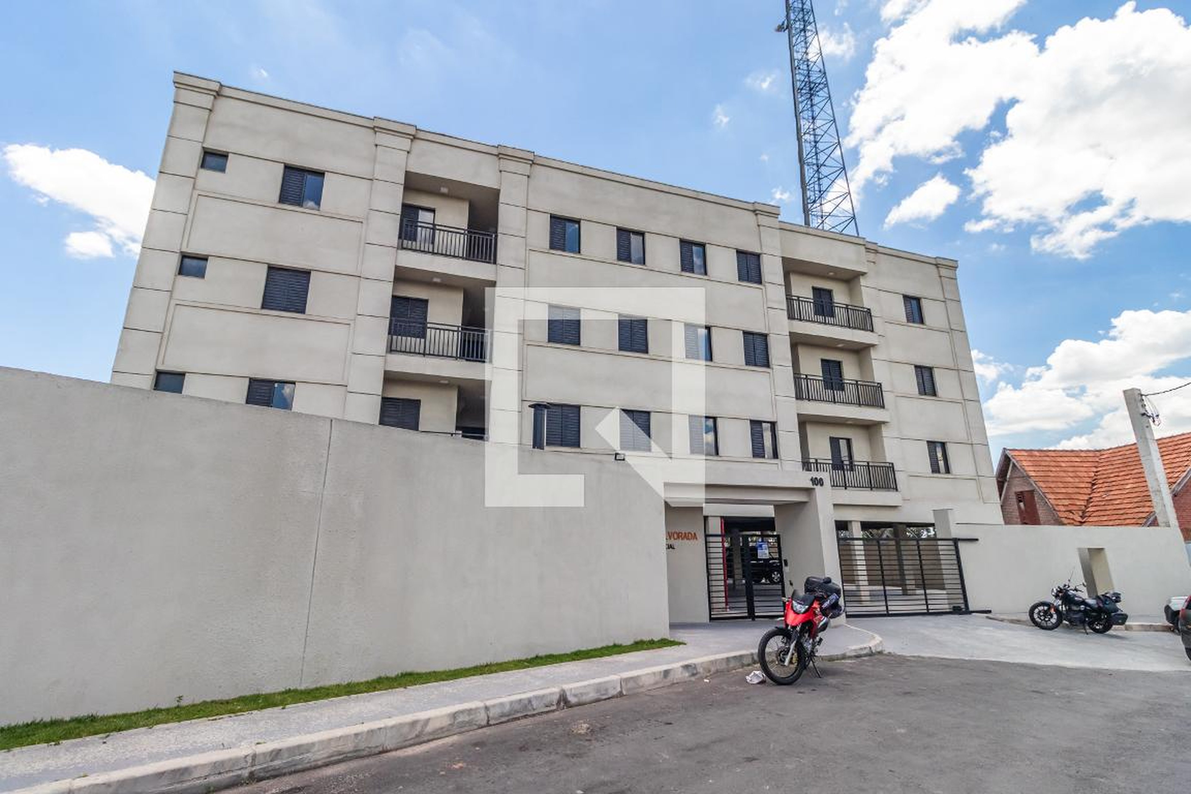 Fachada Condomínio em Alameda Marselha, 100