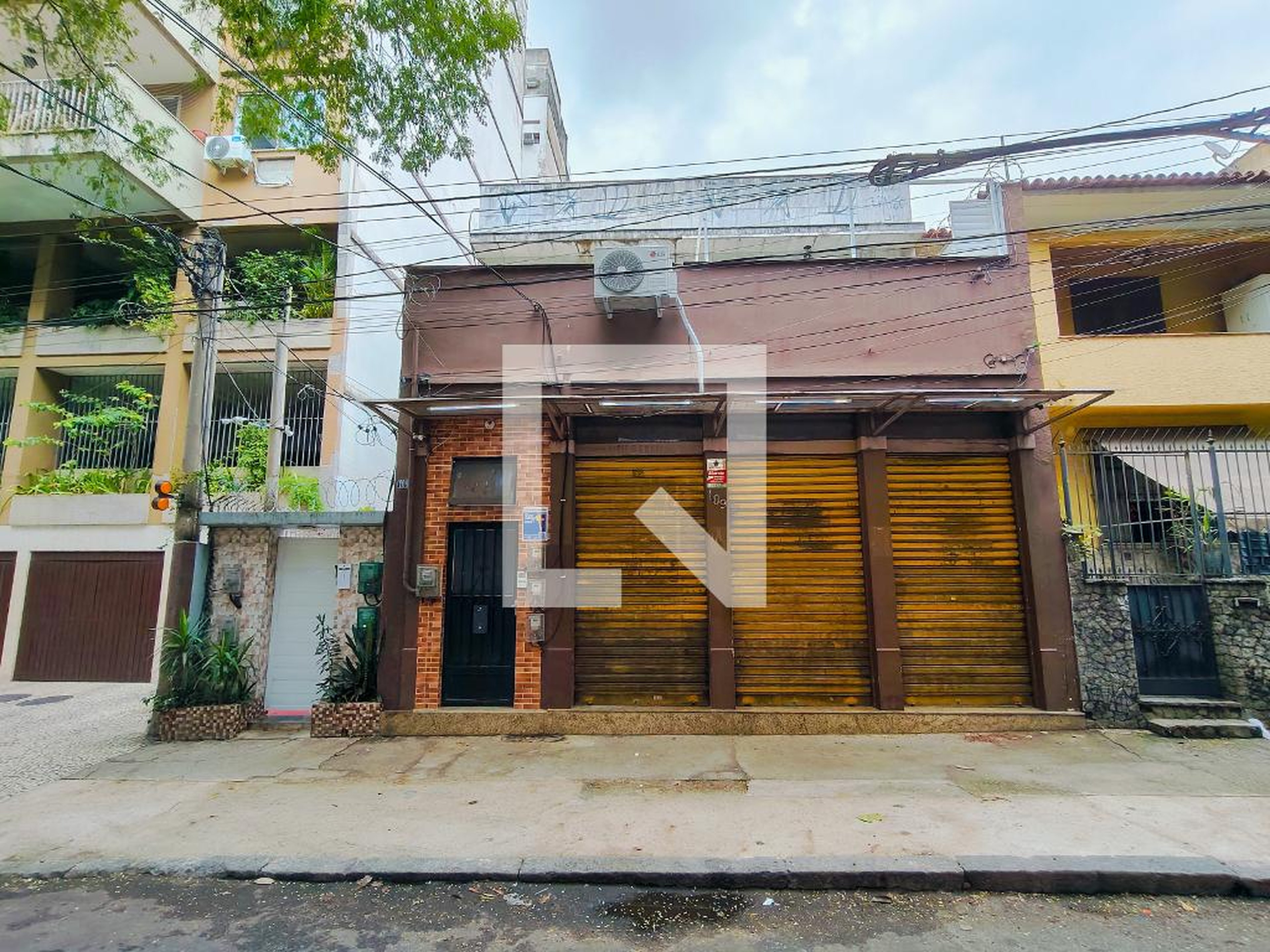 Fachada do Prédio Condomínio em Rua Borda do Mato, 109