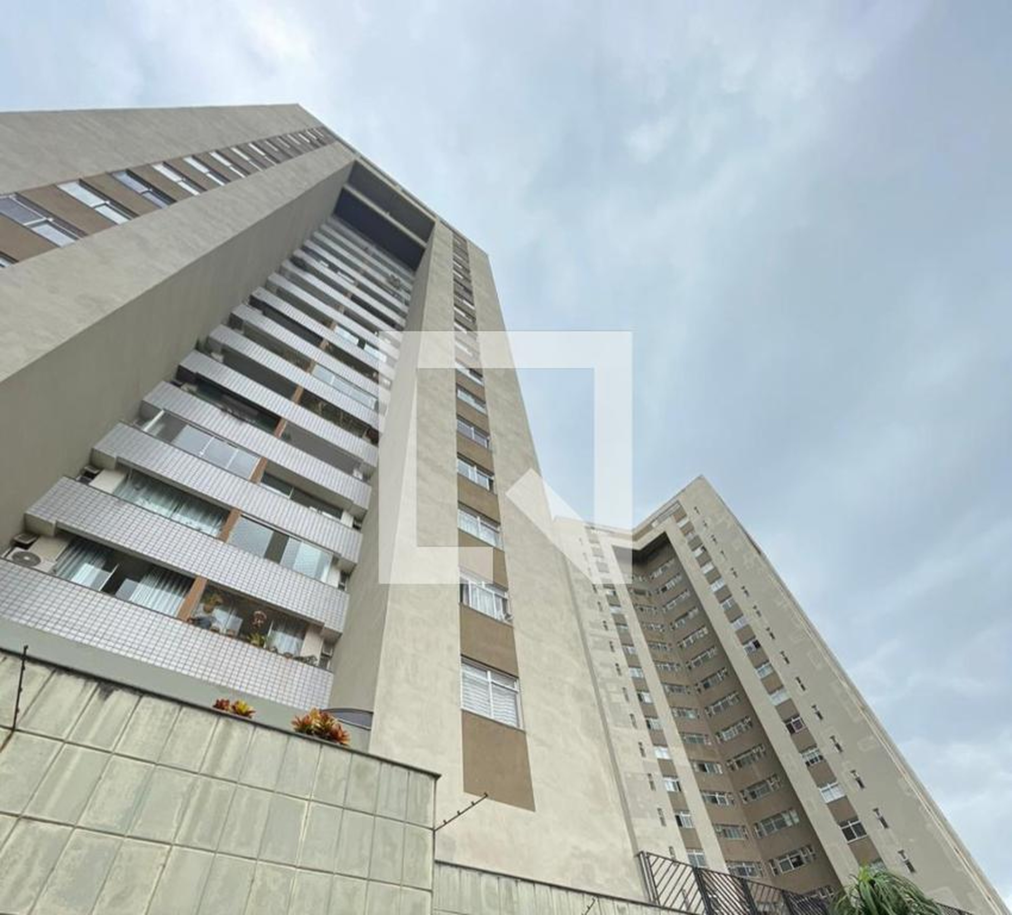 Fachada Condomínio em Rua João Arantes, 333