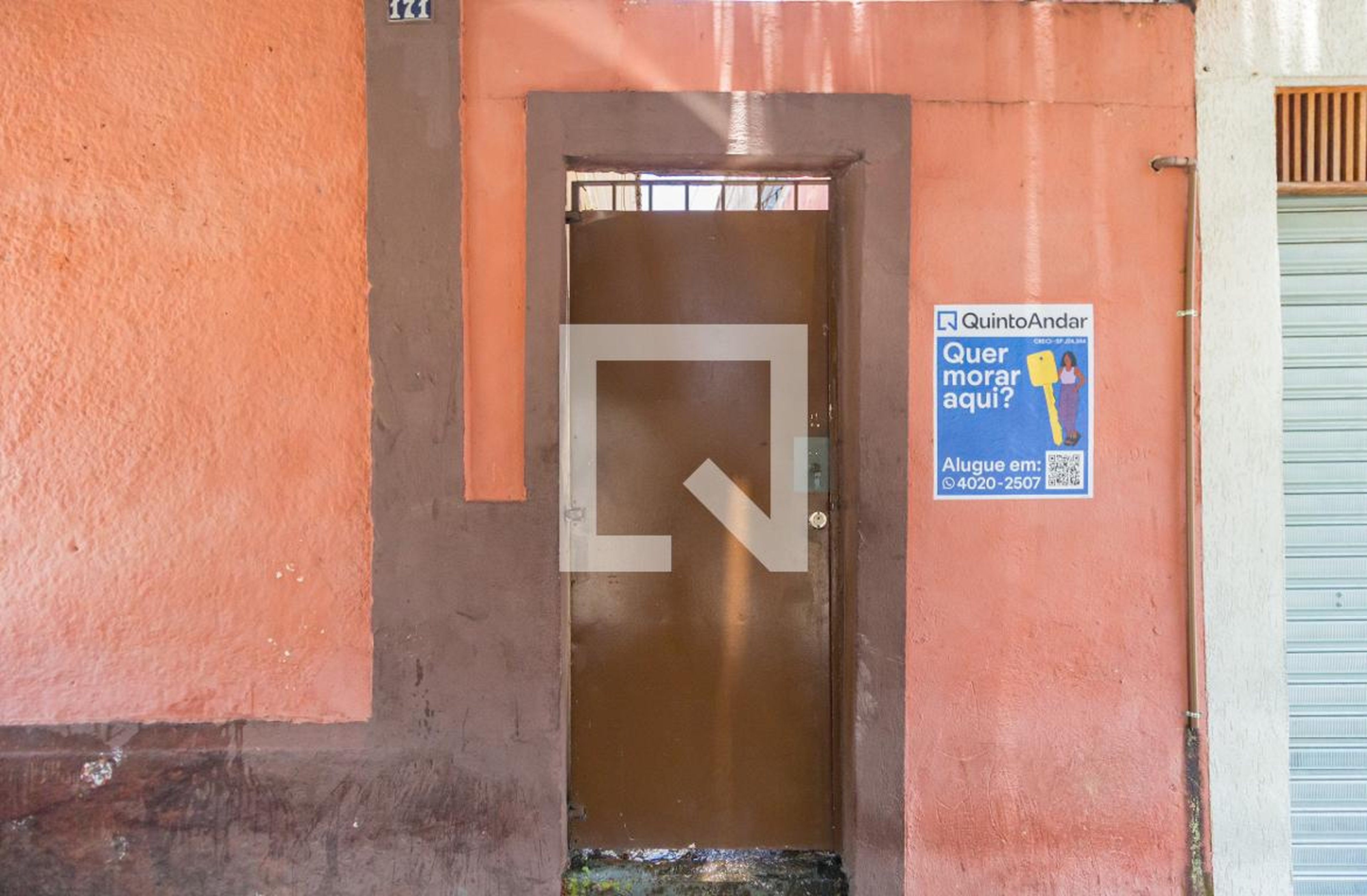 Fachada Condomínio em Rua Coelho Neto, 171