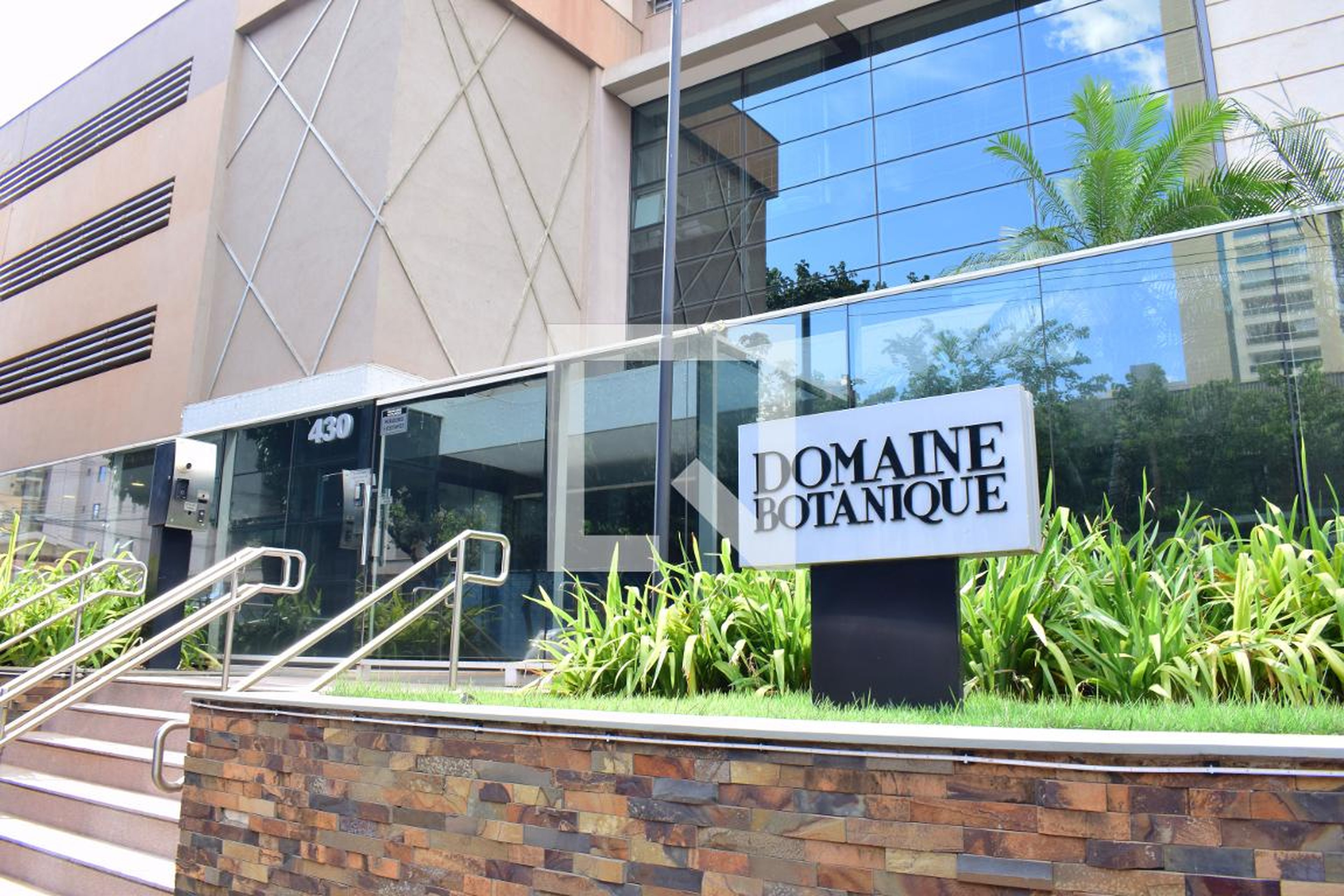 Fachada do Prédio Condomínio Domaine Botanique