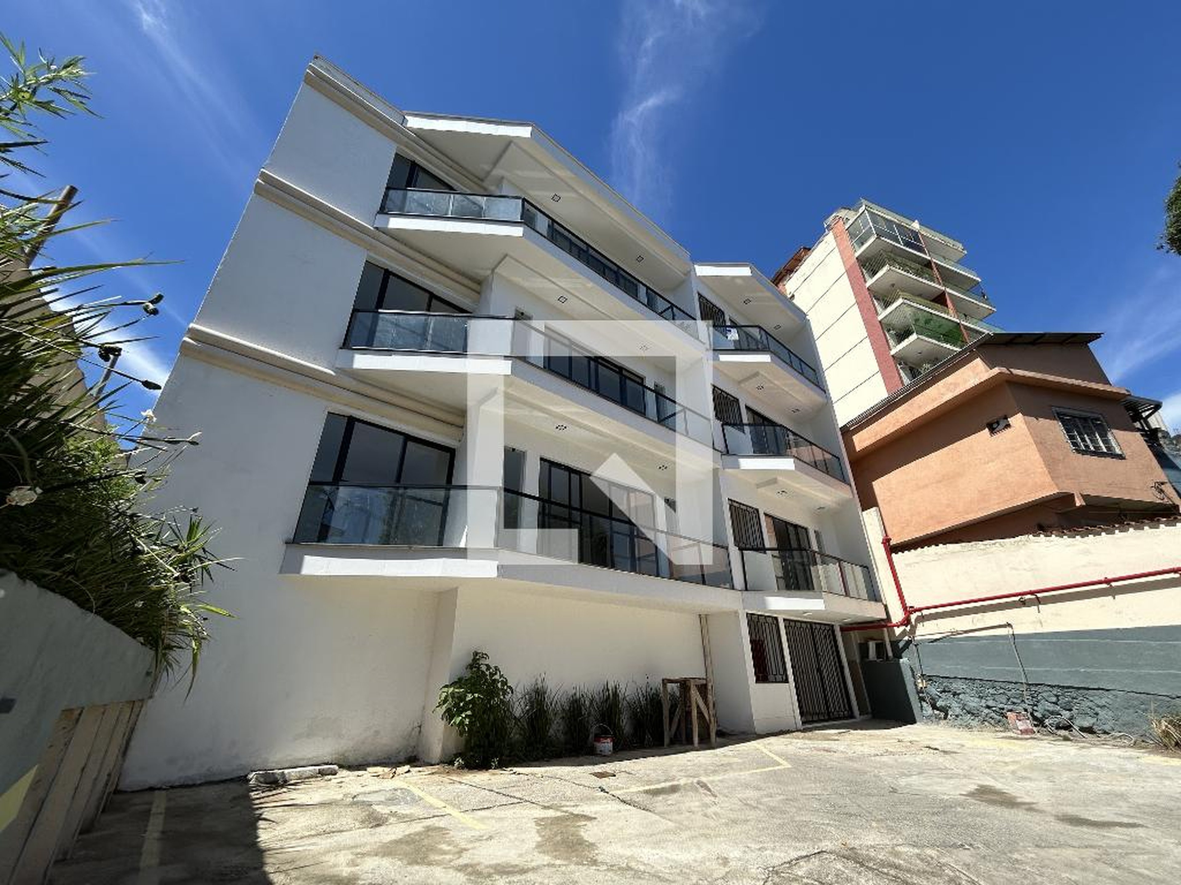 Fachada do Prédio Condomínio em Rua Vinte e Quatro de Maio, 1217