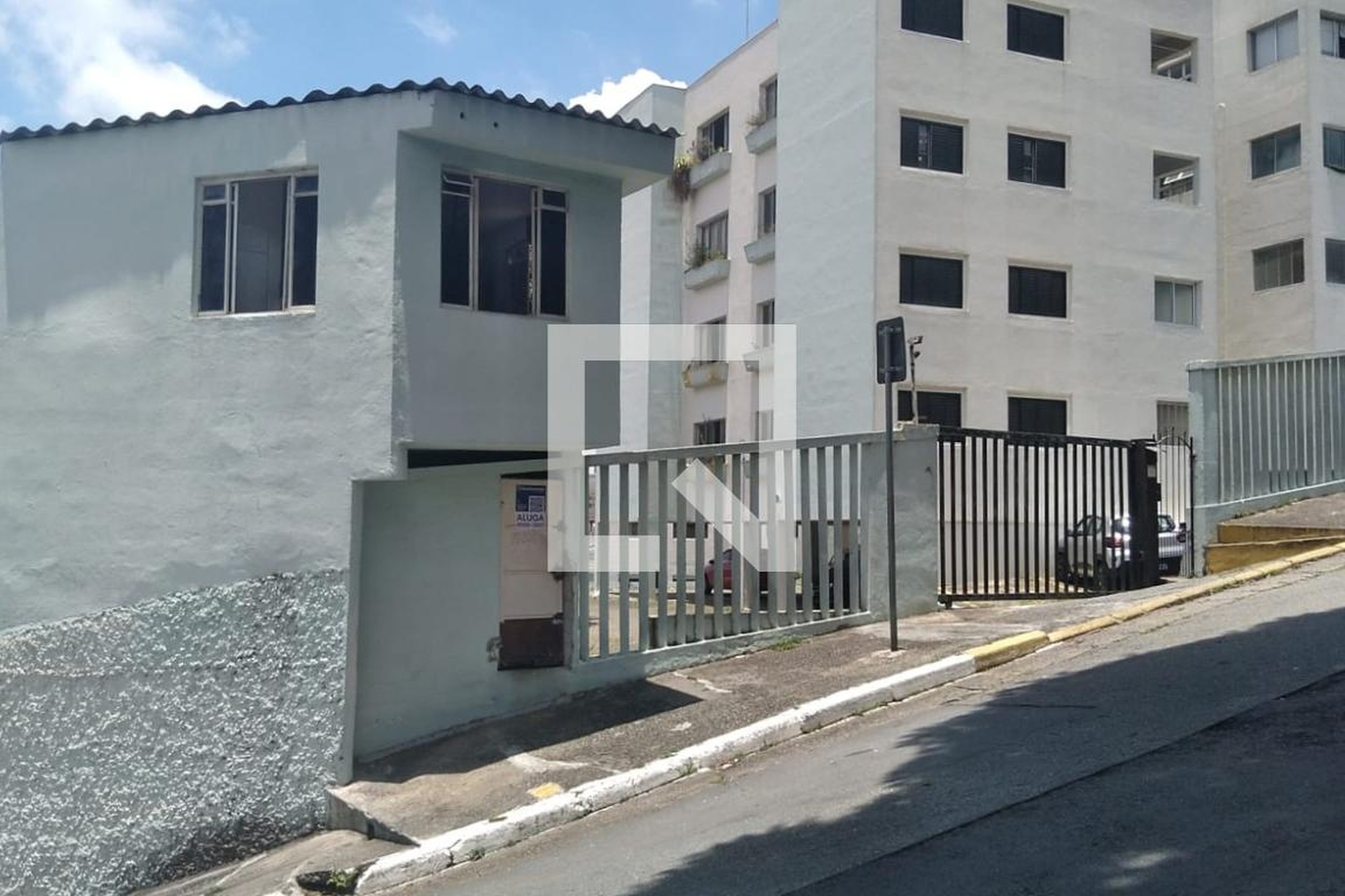 Fachada Condomínio em Rua Geneve, 325