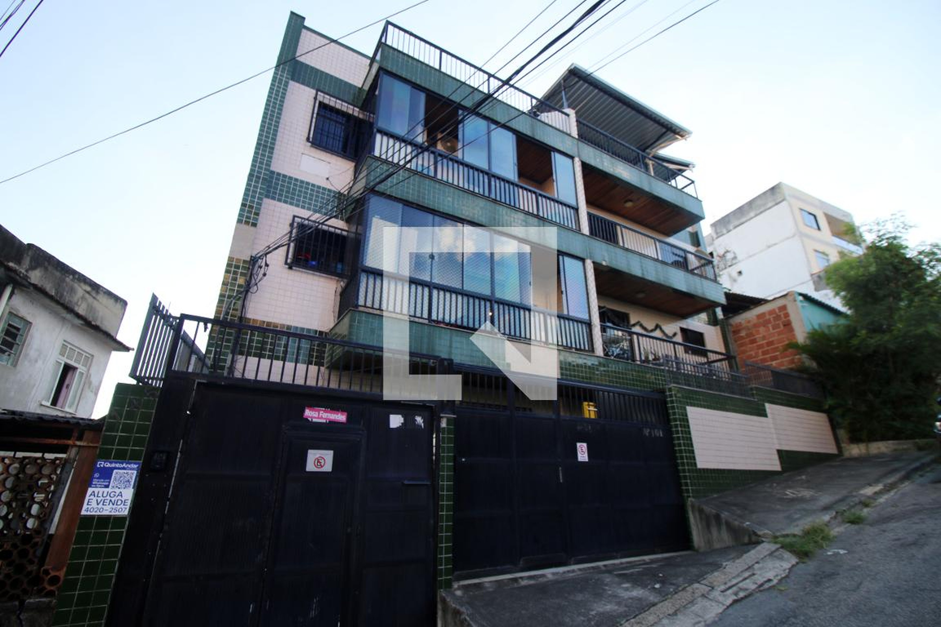 Fachada do Prédio Condomínio em Rua Professor Viana da Silva, 145