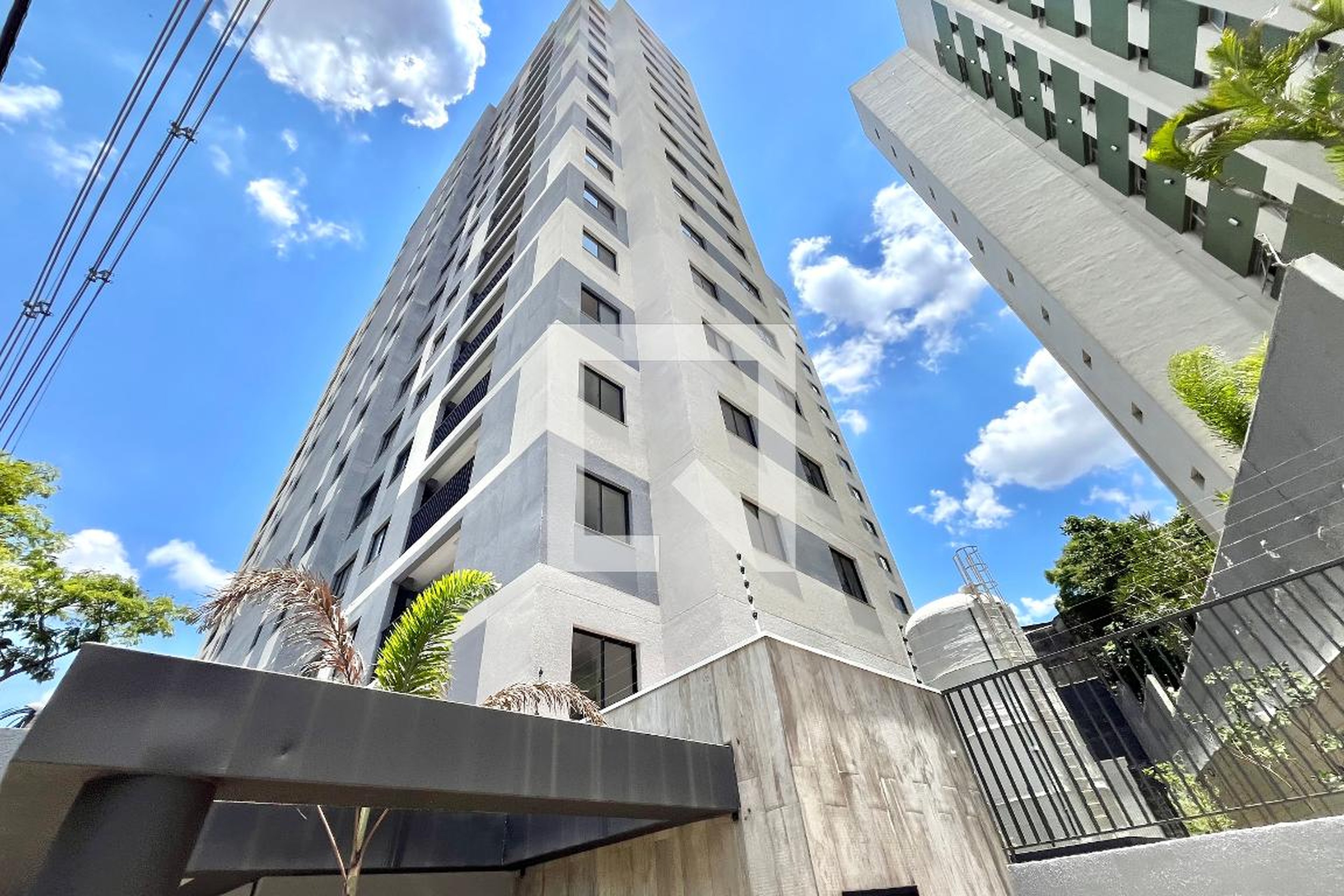 Fachada Condomínio em Rua das Grumixamas, 570