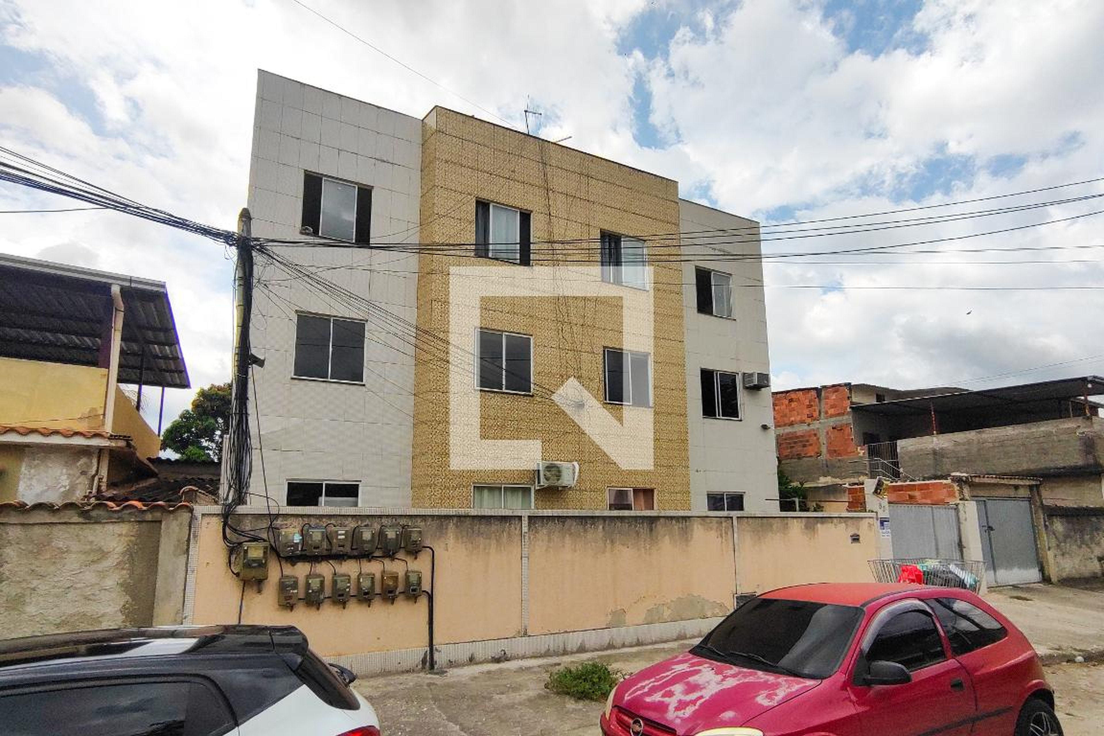 Fachada do Prédio Condomínio em Rua Agostinho dos Santos, 82