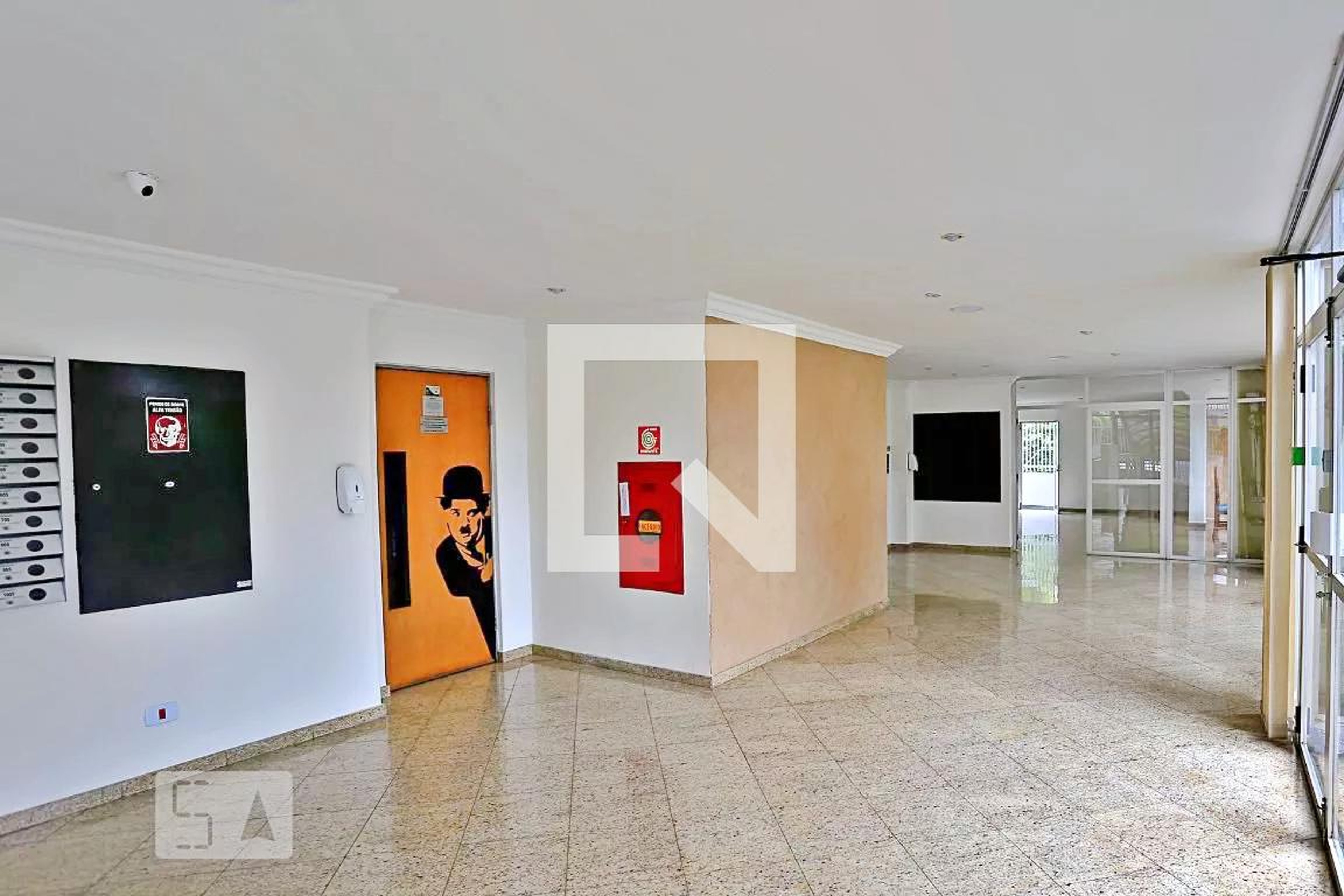 Área comum - Charles Chaplin