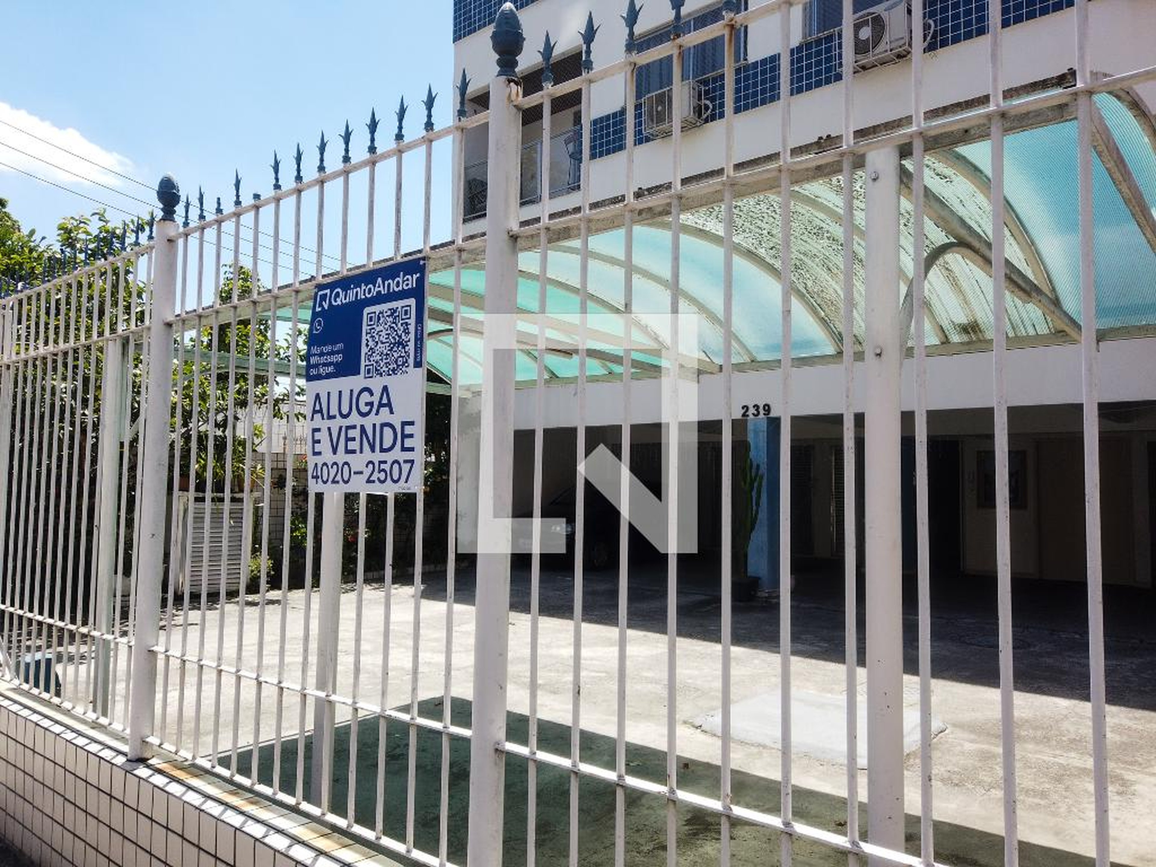 Fachada Condomínio em Rua Ituverava, 239