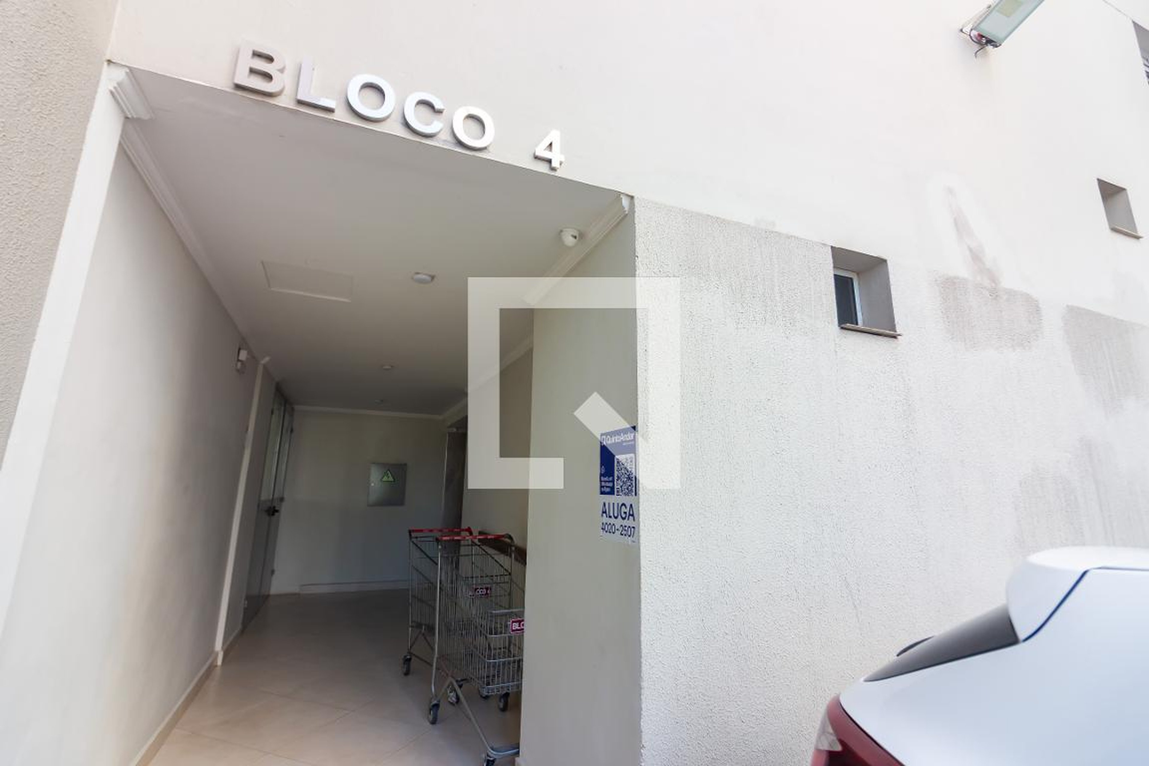 Fachada Condomínio Parque dos Pinheiros