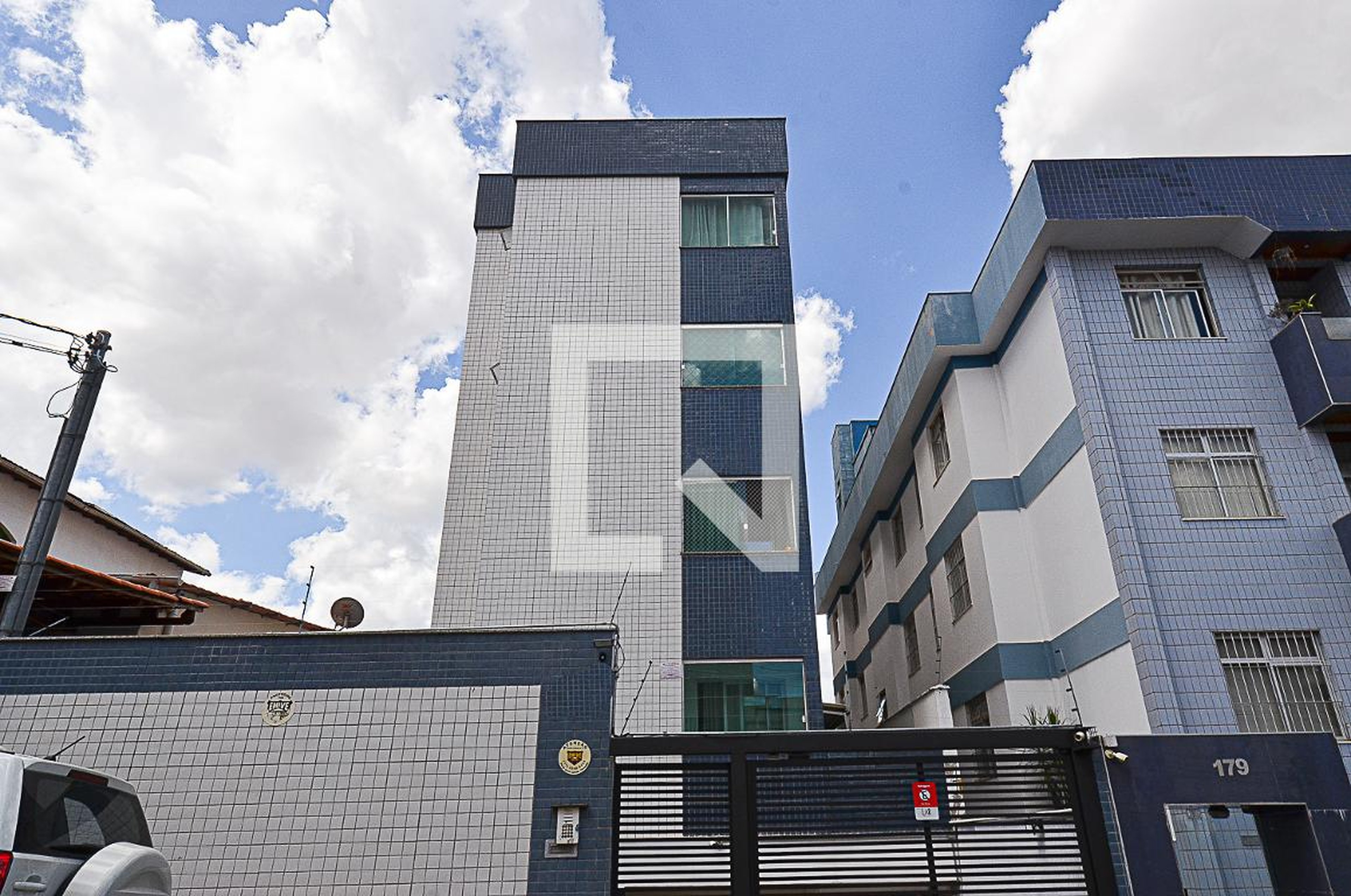 Fachada Condomínio em Rua Conde Ribeiro do Vale, 165