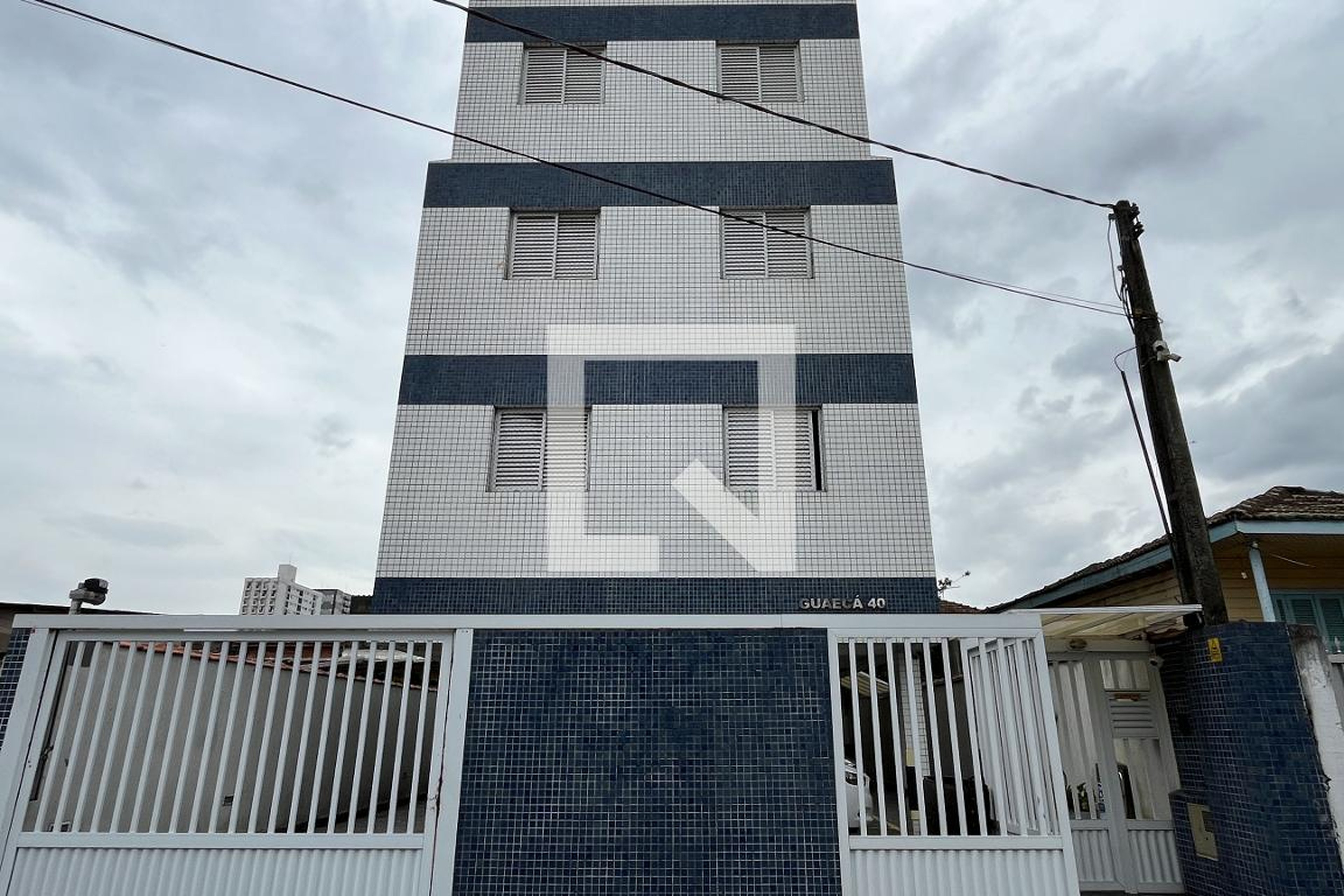 Fachada Condomínio em Rua Capitão Alberto Mendes Júnior, 40