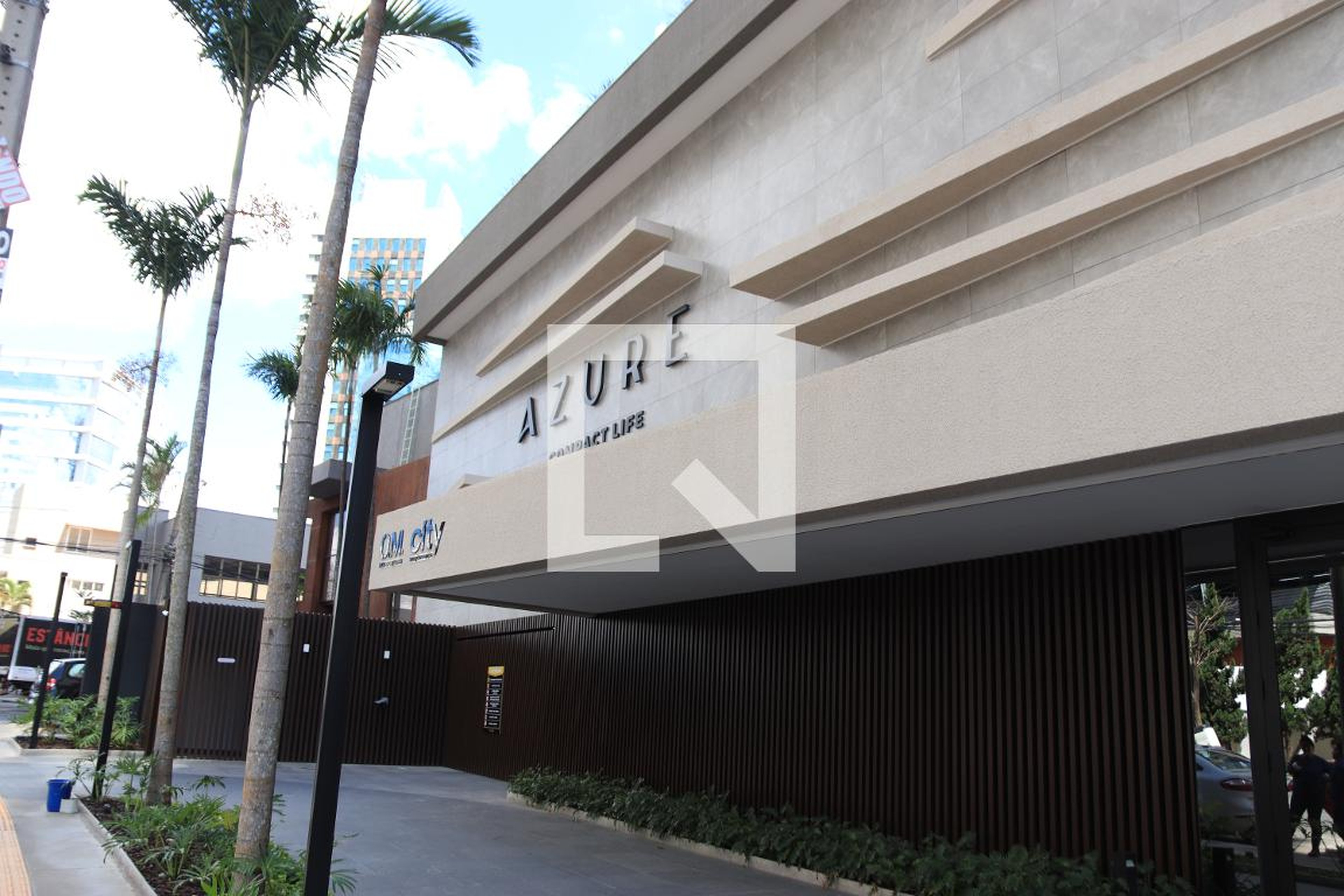 Fachada Condomínio em Rua 135, 231