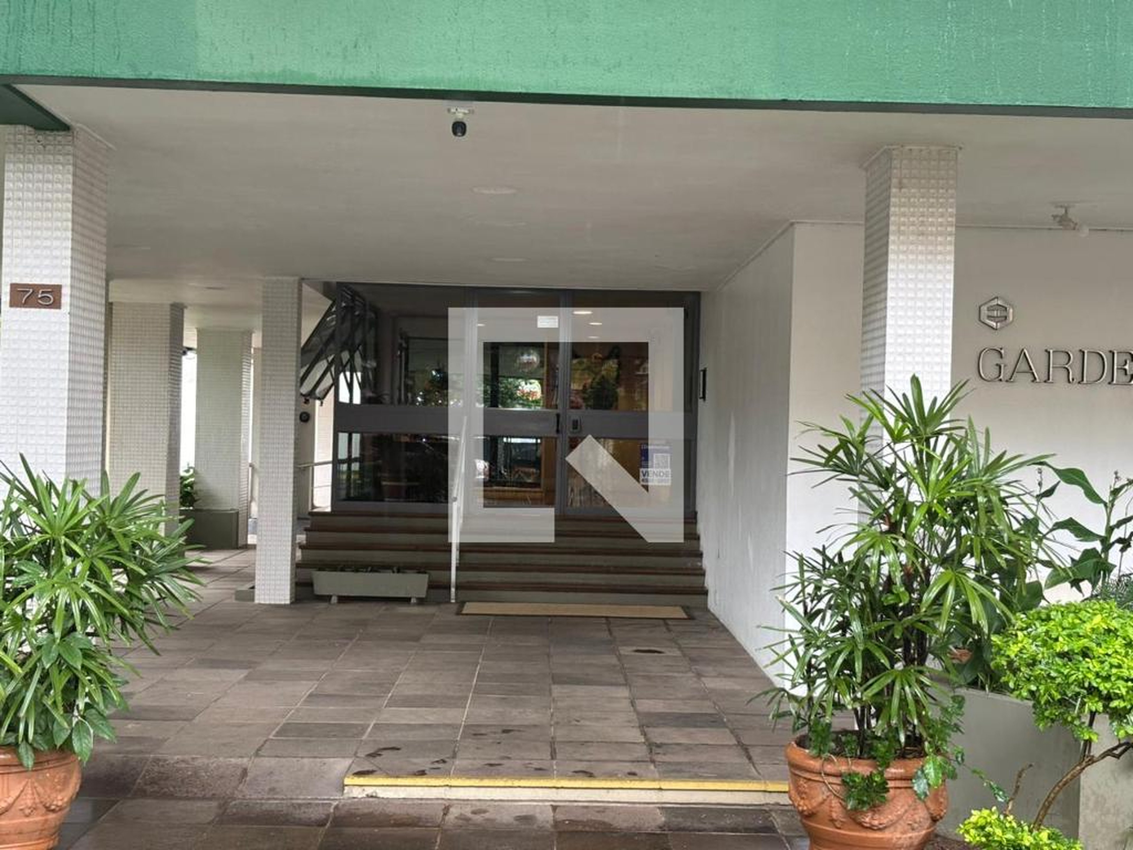 Fachada Condomínio em Rua Silva Jardim, 75