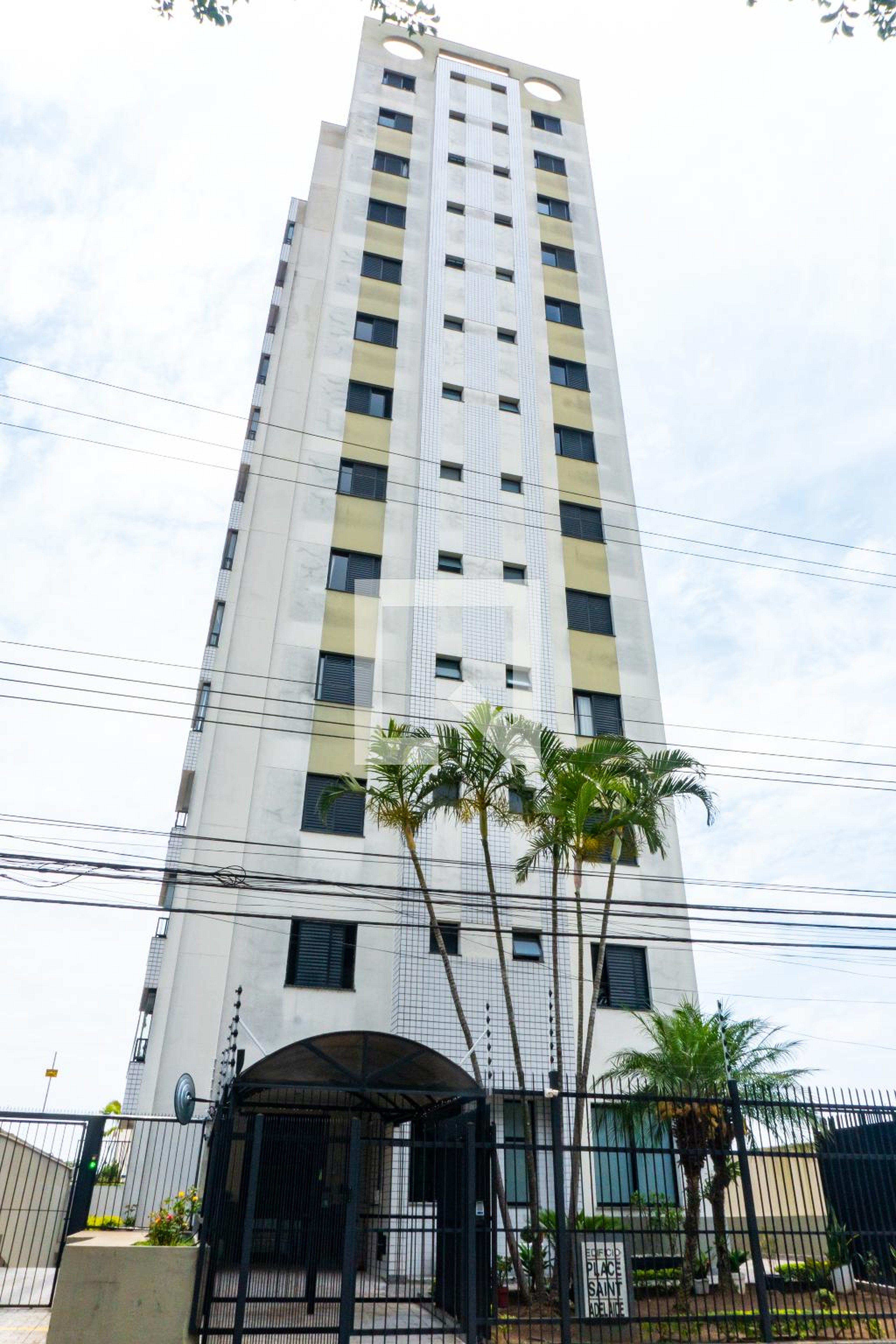 Fachada do Prédio Condomínio Place Saint Adelaide