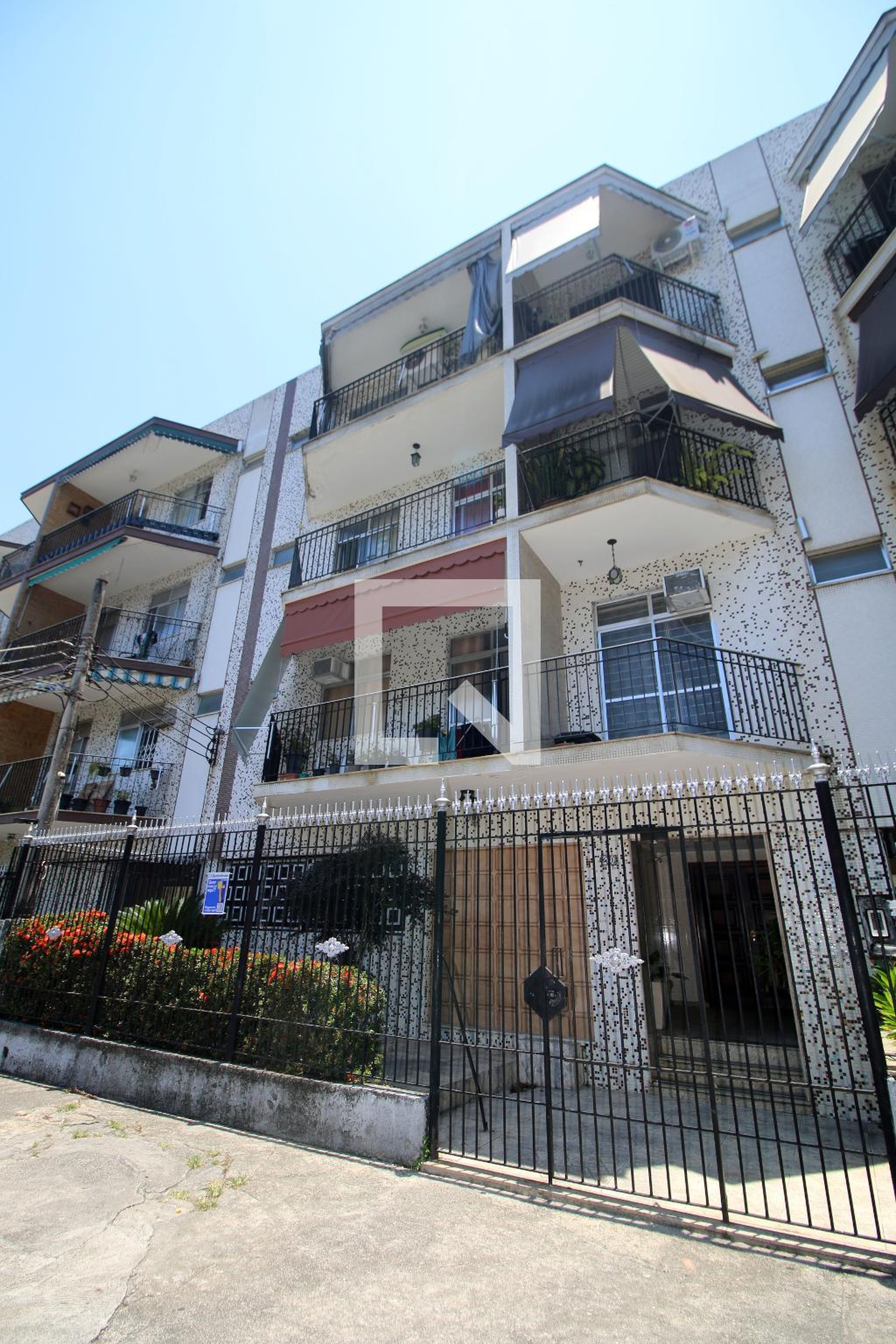 Fachada do Prédio Condomínio em Rua Calumbi, 21970421452