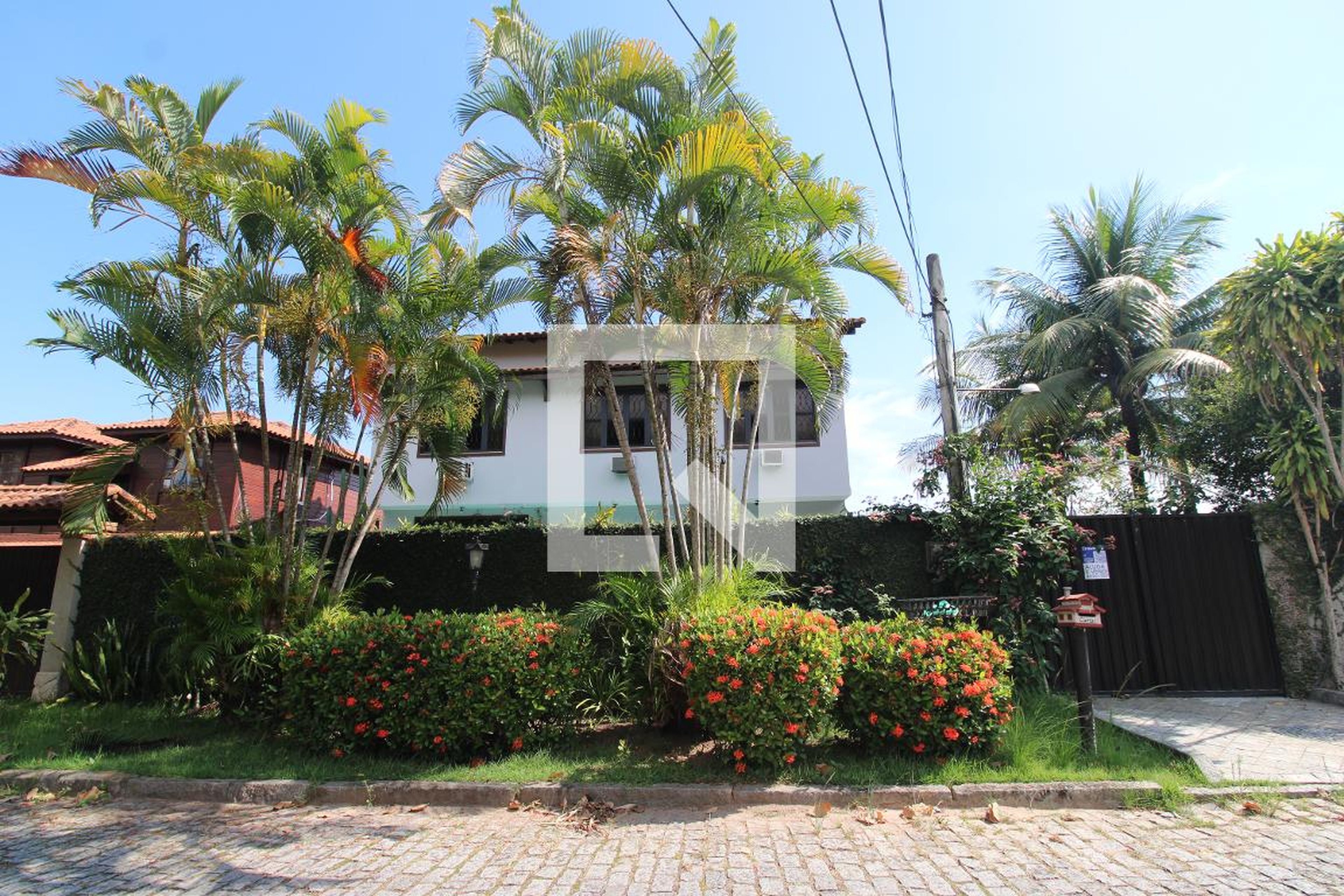 Fachada Condomínio em Rua Aldo Rebello, 289