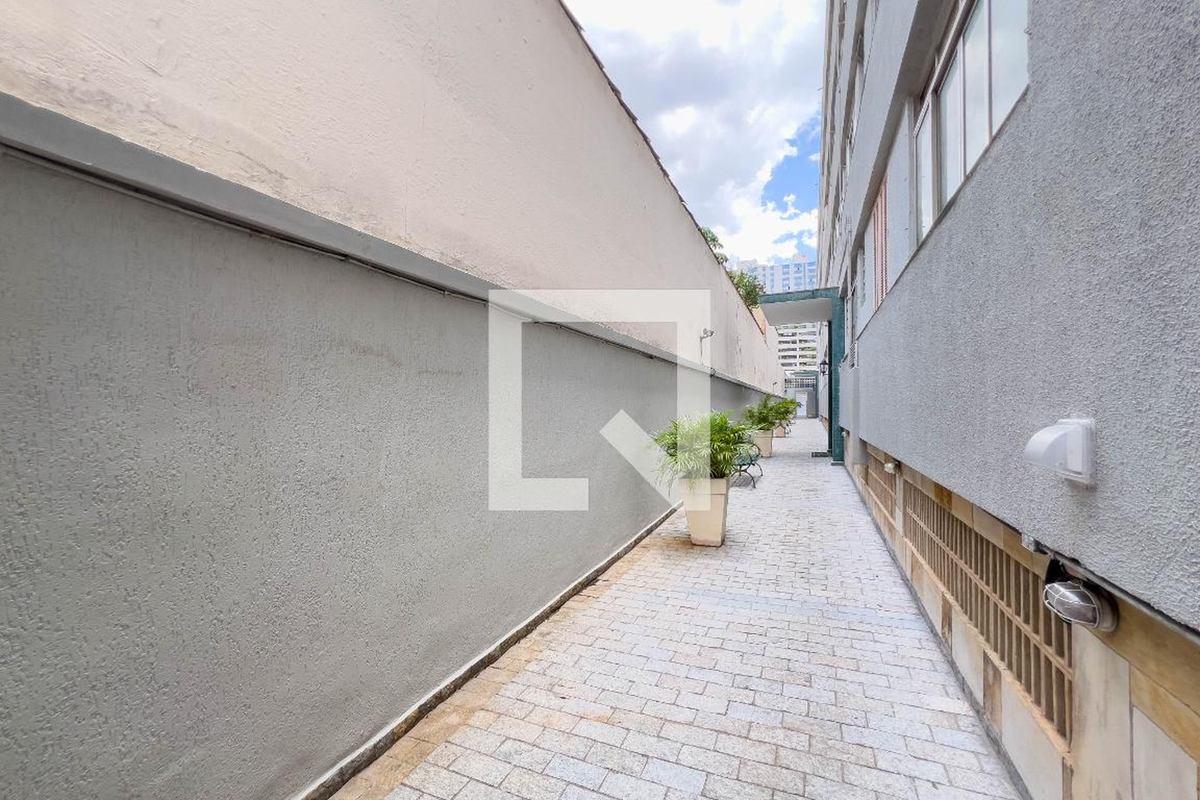 Entrada - Edifício Poema