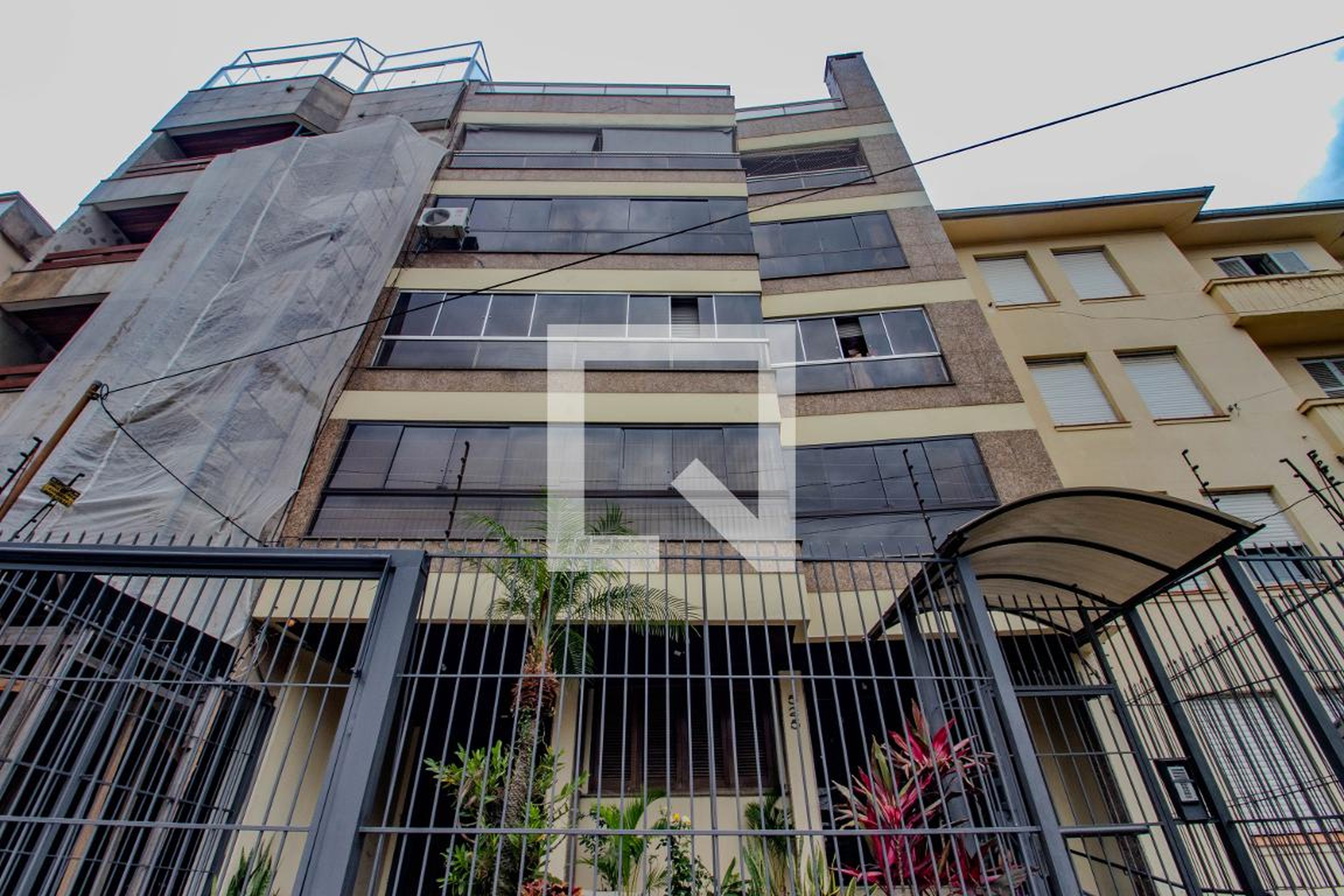 Fachada Condomínio em Rua Fernandes Vieira, 525