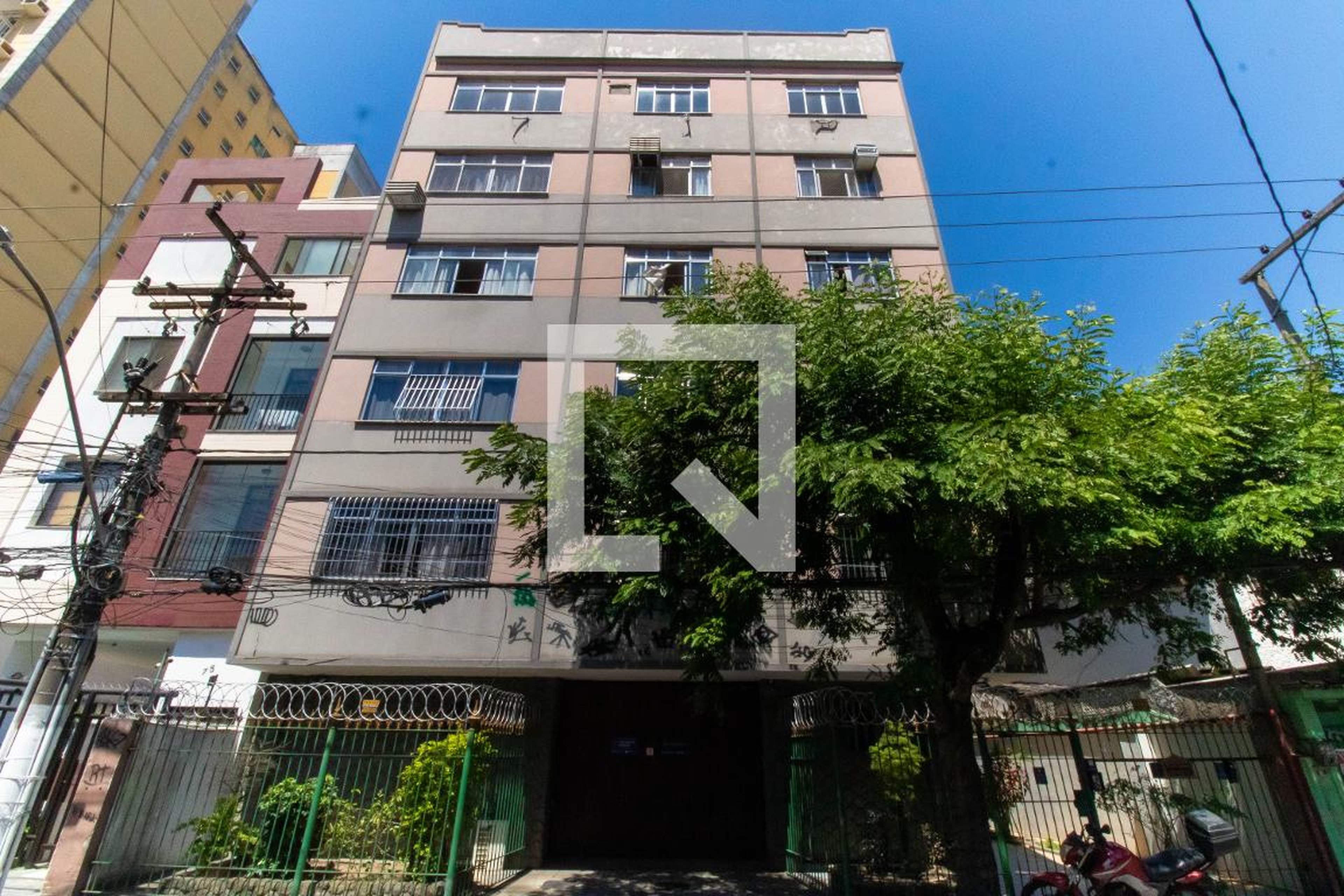 Fachada Condomínio El Rosal