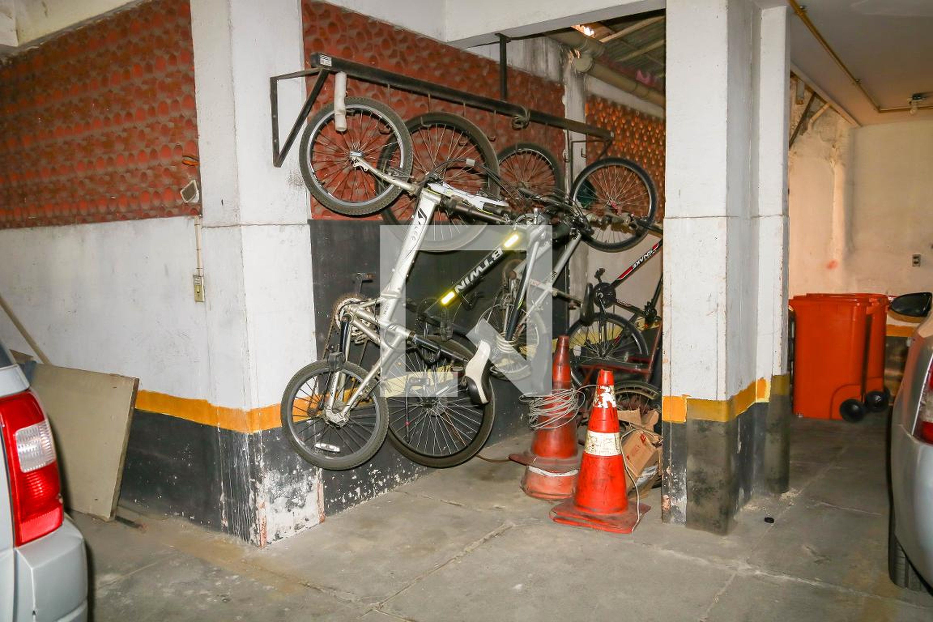 Bicicletário - Edifício Antônio César