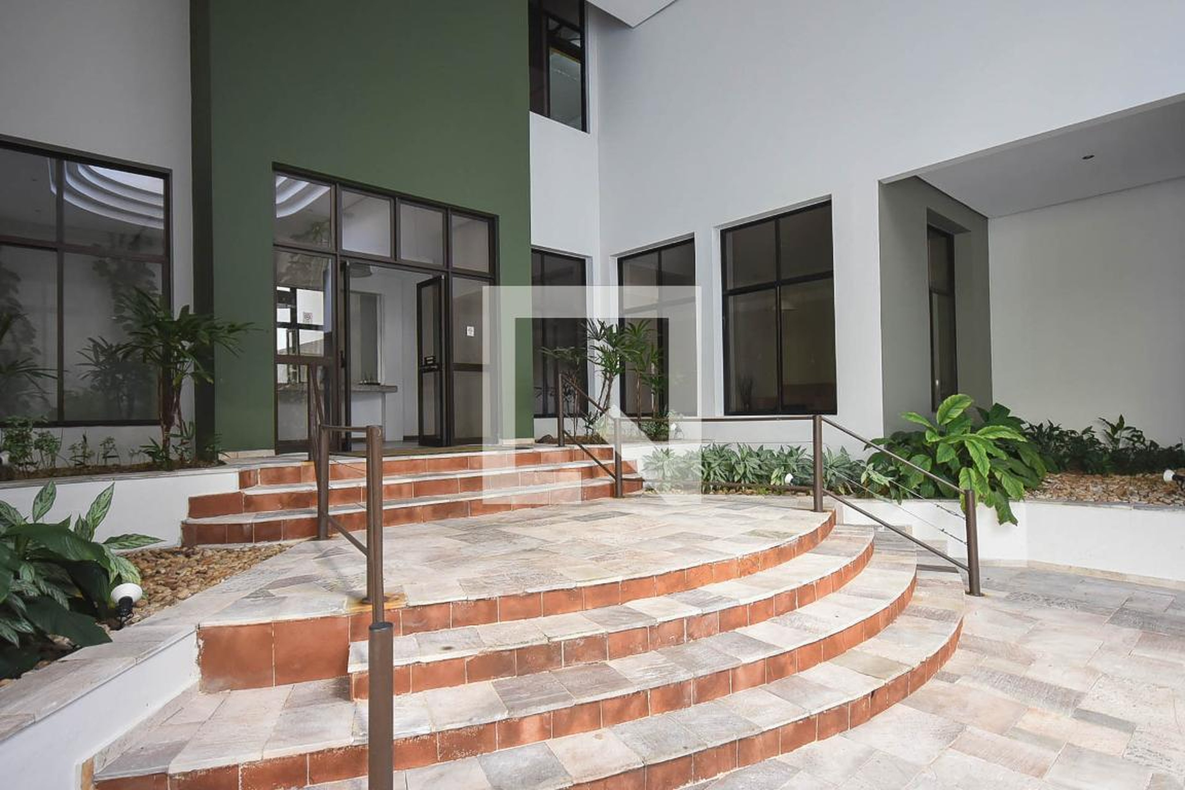 Entrada - Forest Hills