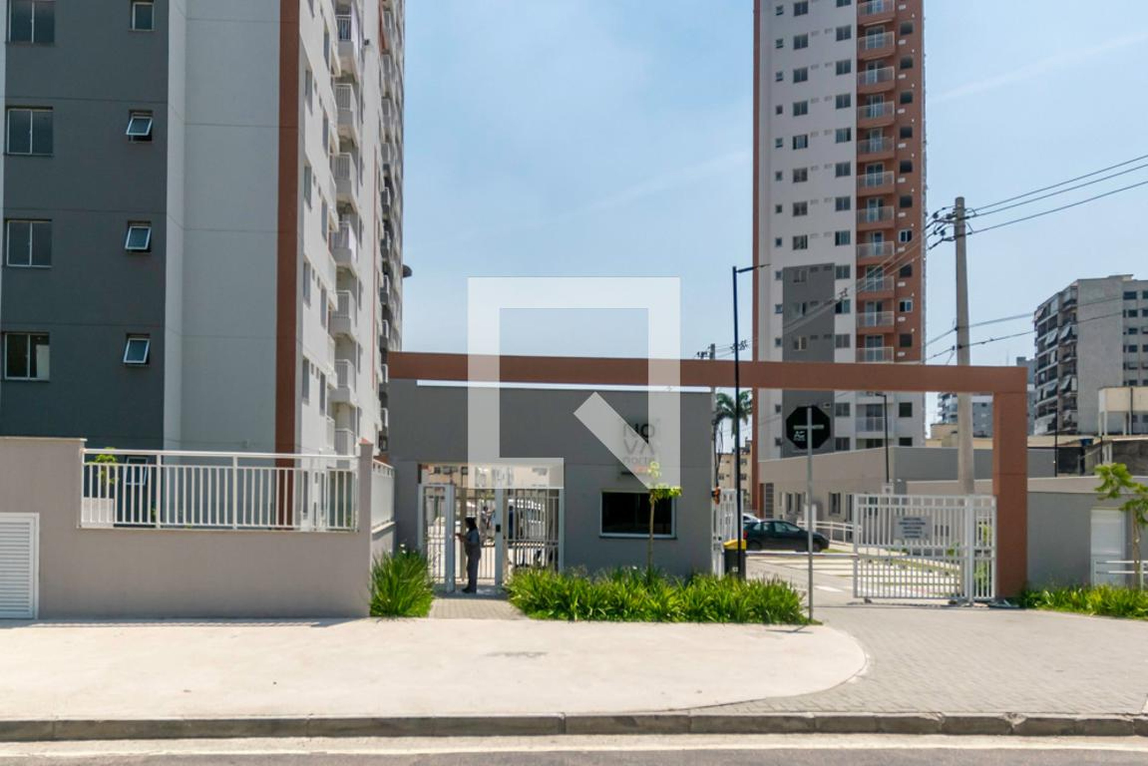 Fachada do Condomínio Condomínio em Rua Hannibal Porto, 450