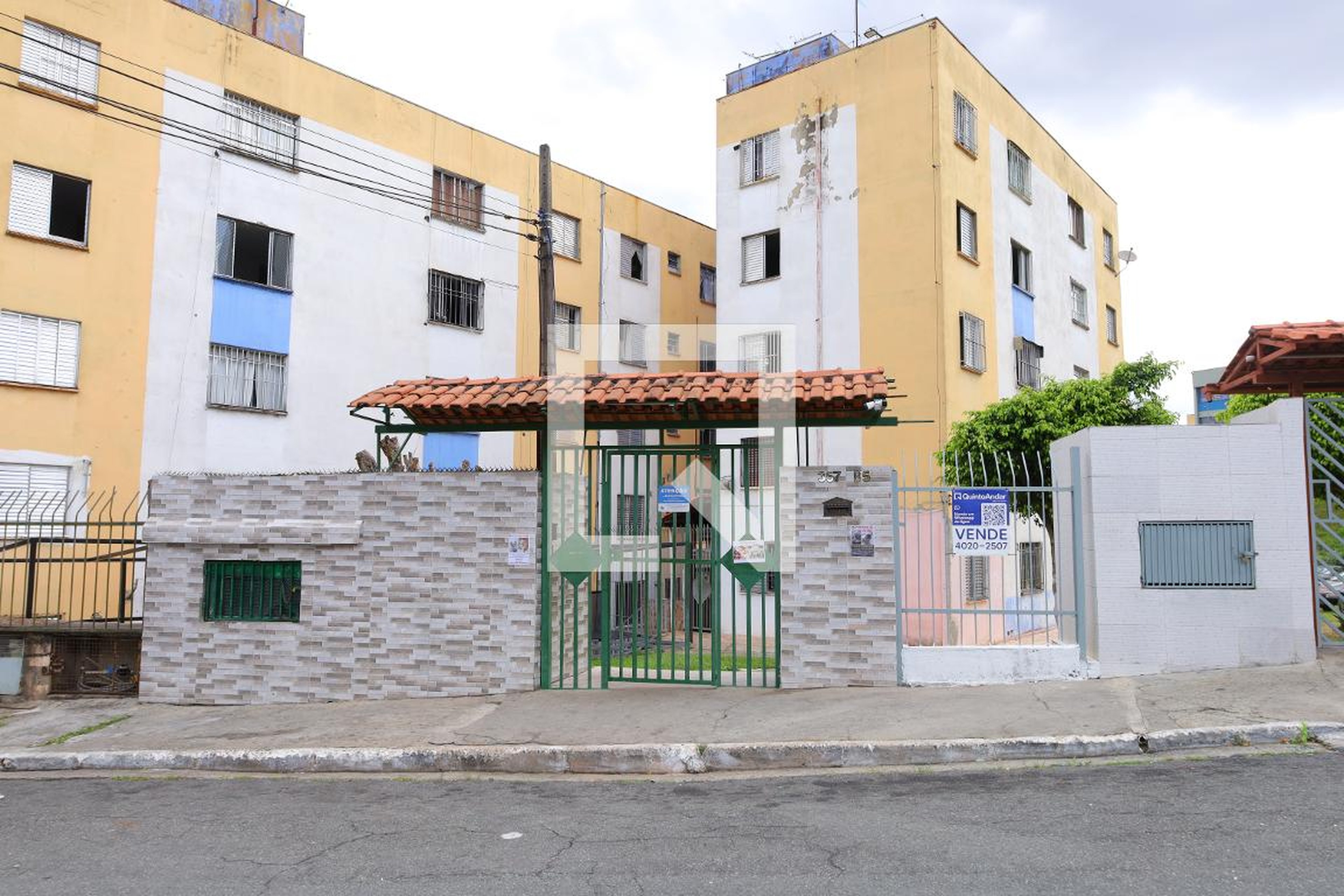 Fachada do condomínio Condomínio Cohab Garagem