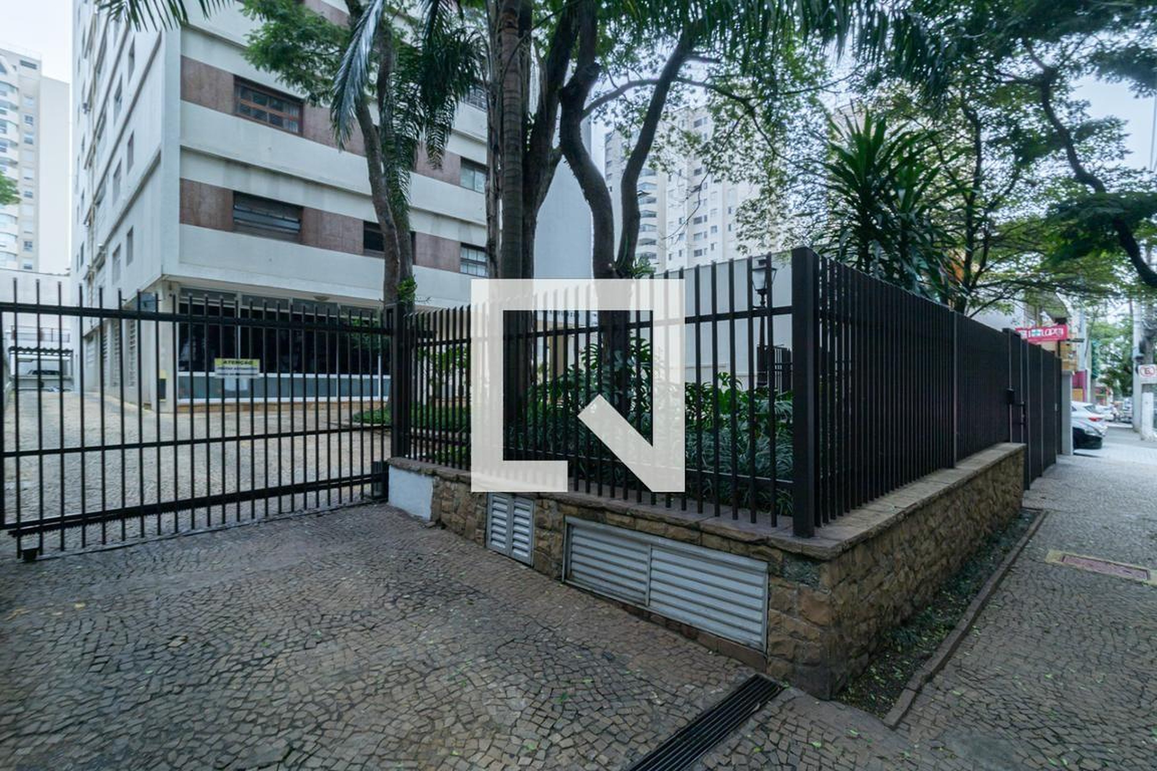 Fachada Edificio Inhambu