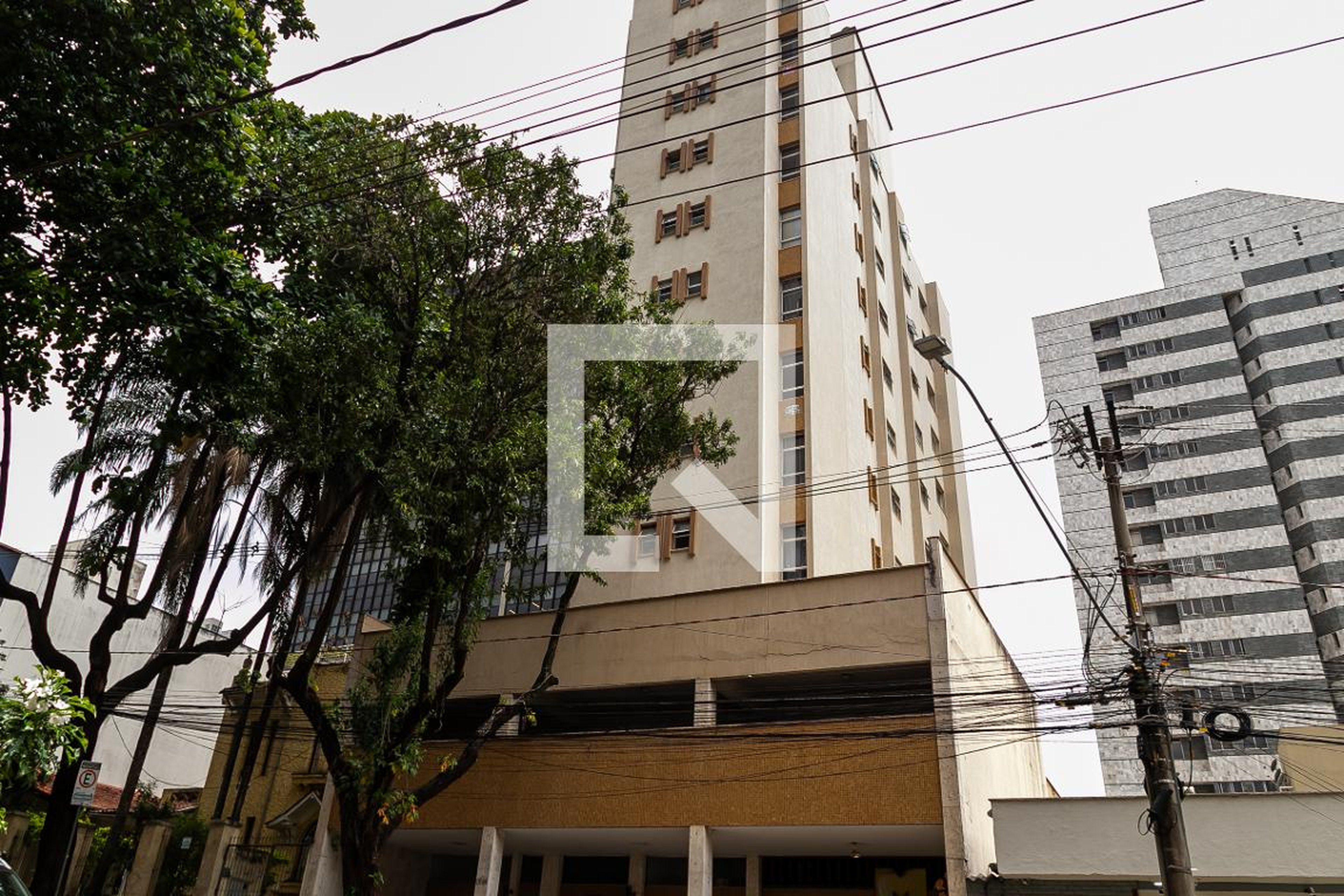Fachada do Prédio Condomínio em Rua Bernardo Guimarães, 1298