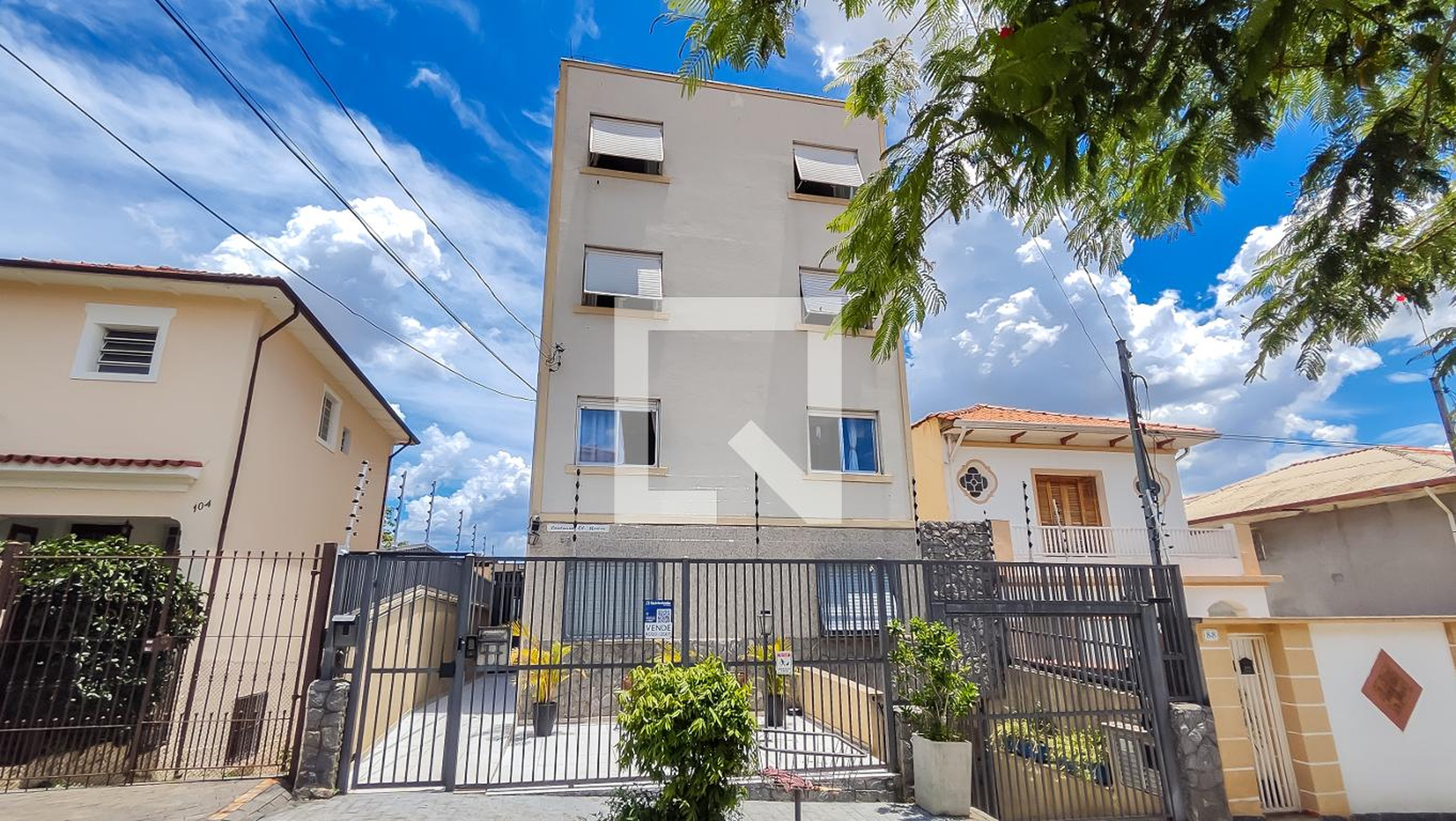 Fachada do Prédio Condomínio em Rua João Masser, 96