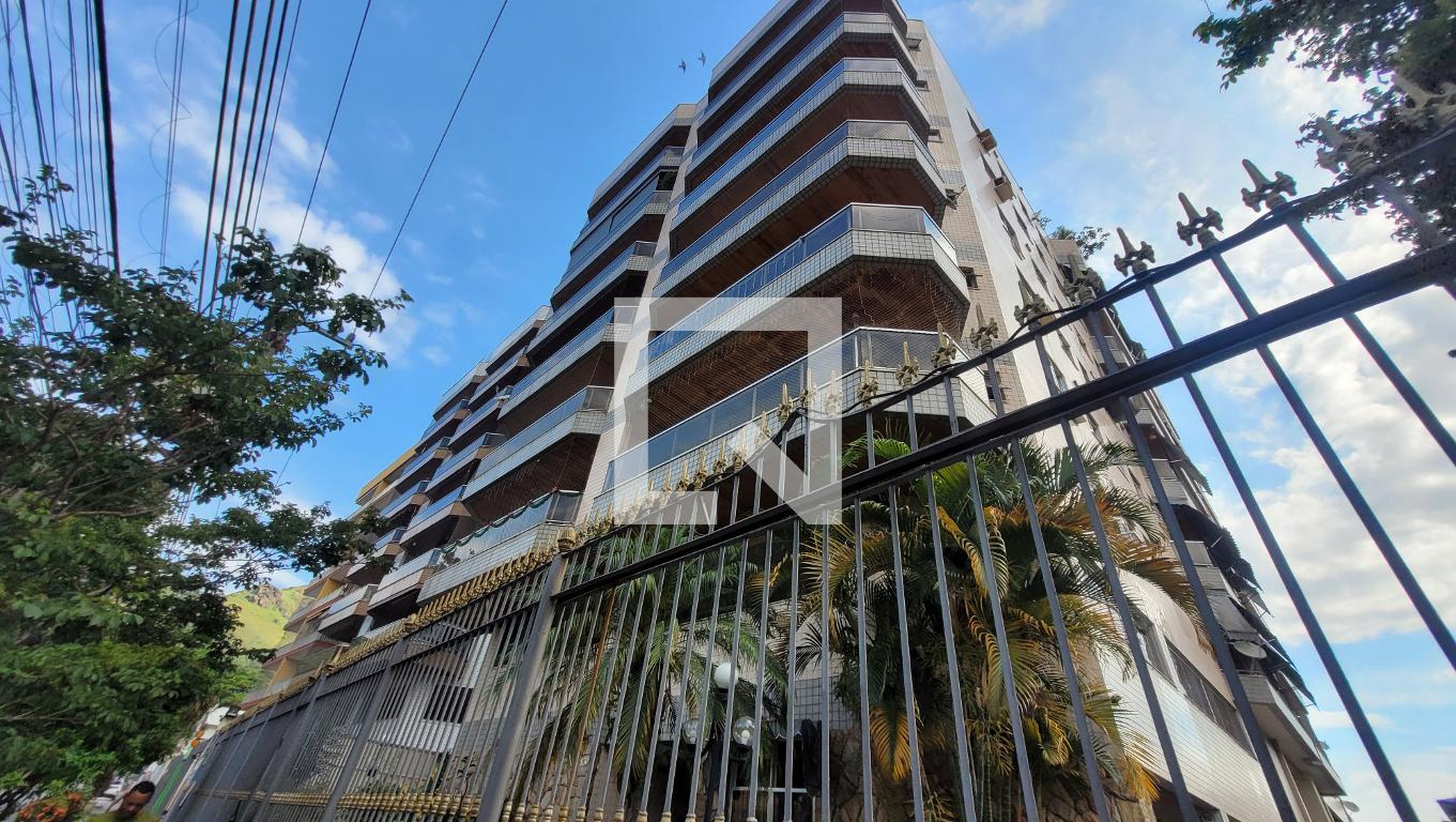 Fachada Condomínio em Rua Capitão Machado, 135