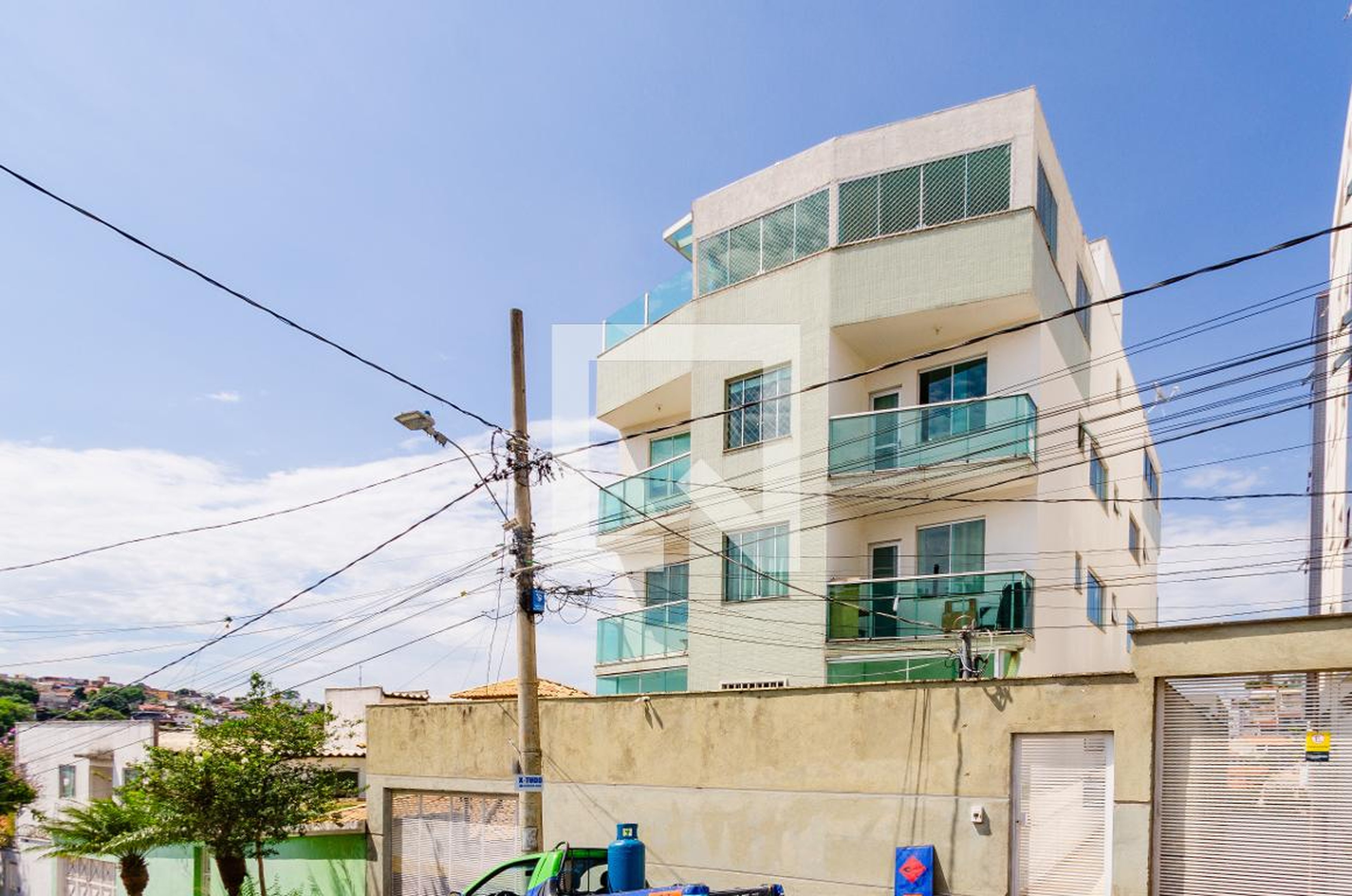 Fachada Condomínio em Rua Augusto Souza Coutinho, 856