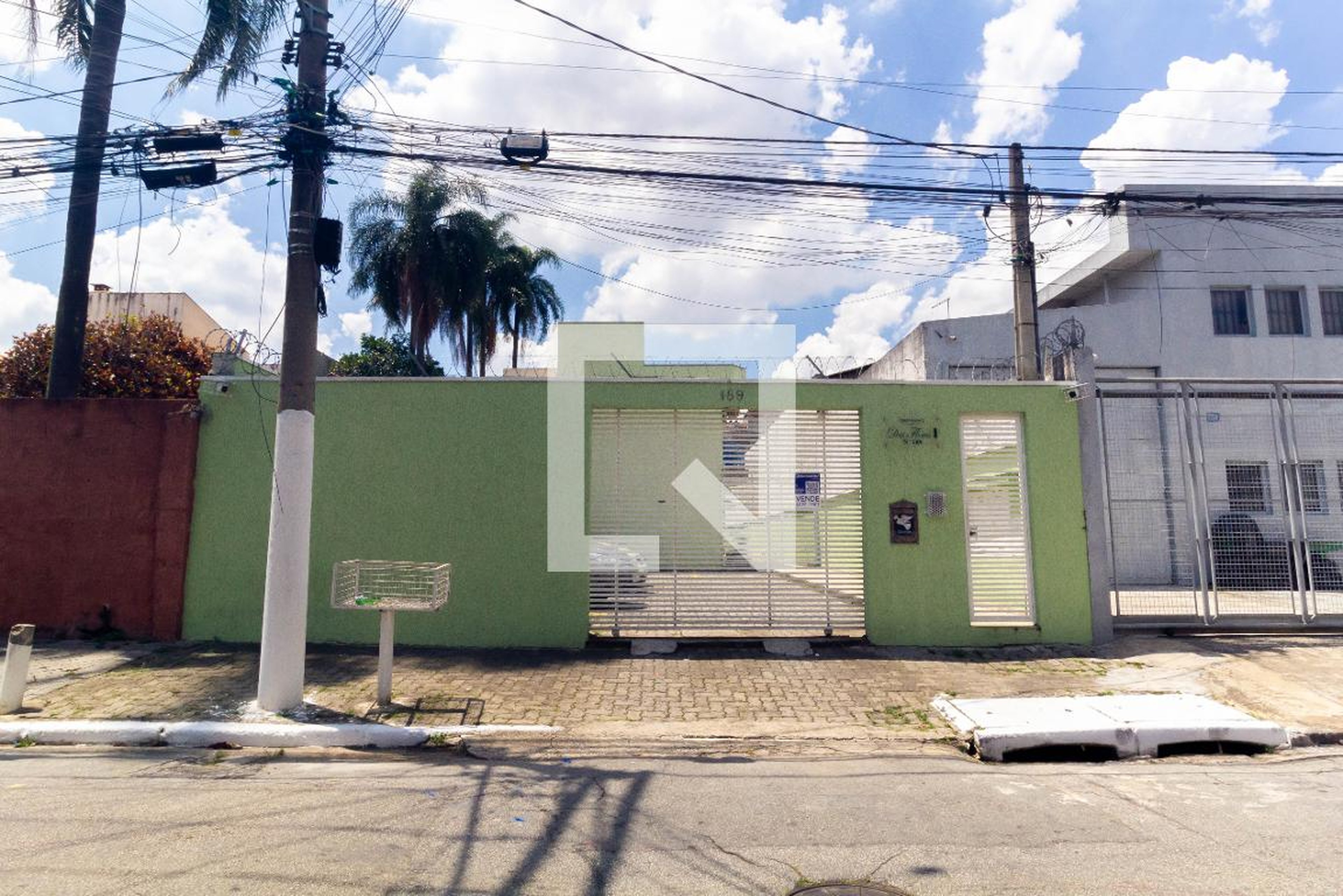 Fachada Condomínio em Rua Gaspar dos Santos, 189