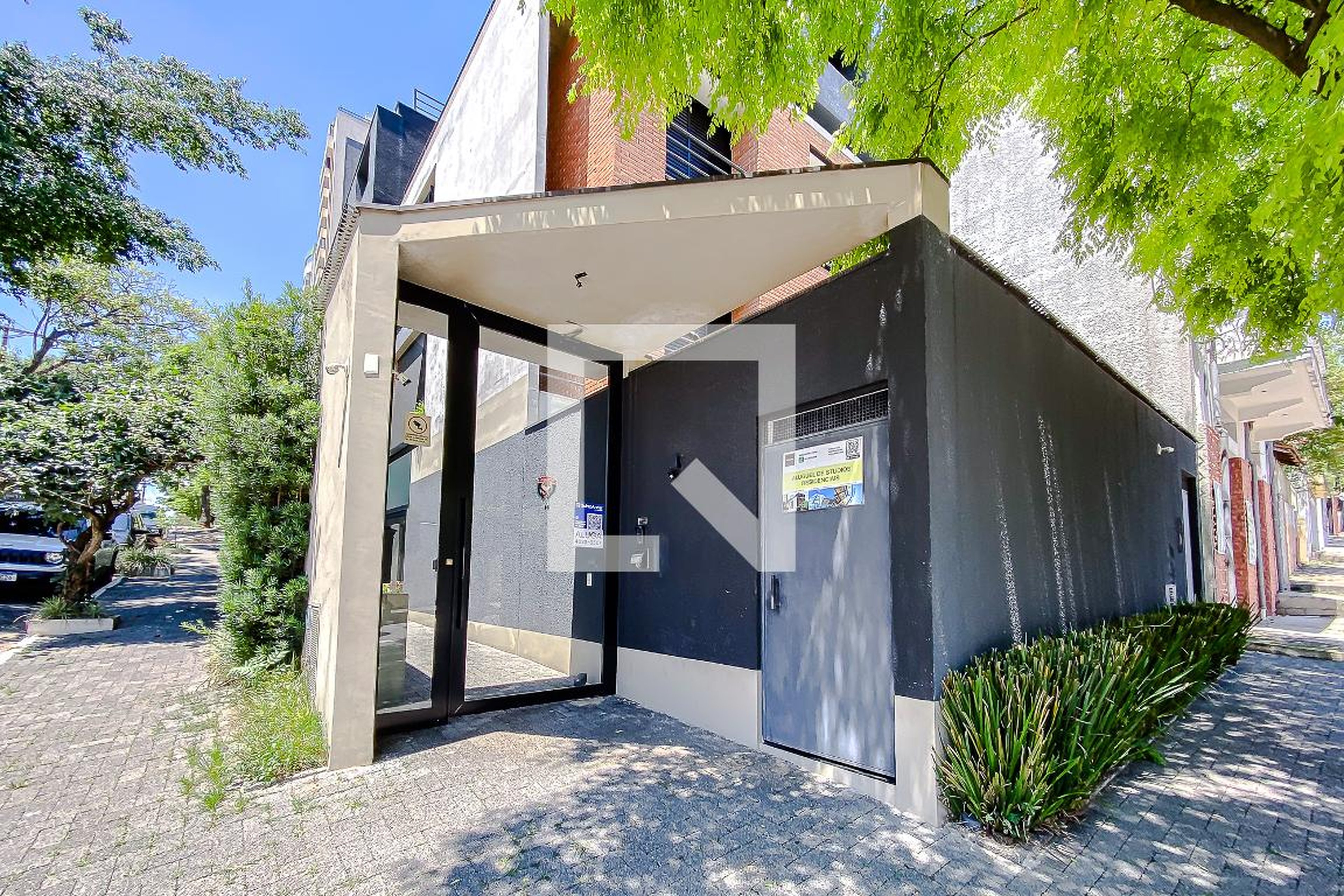 Fachada Condomínio em Rua Jorge Tibiriçá, 422