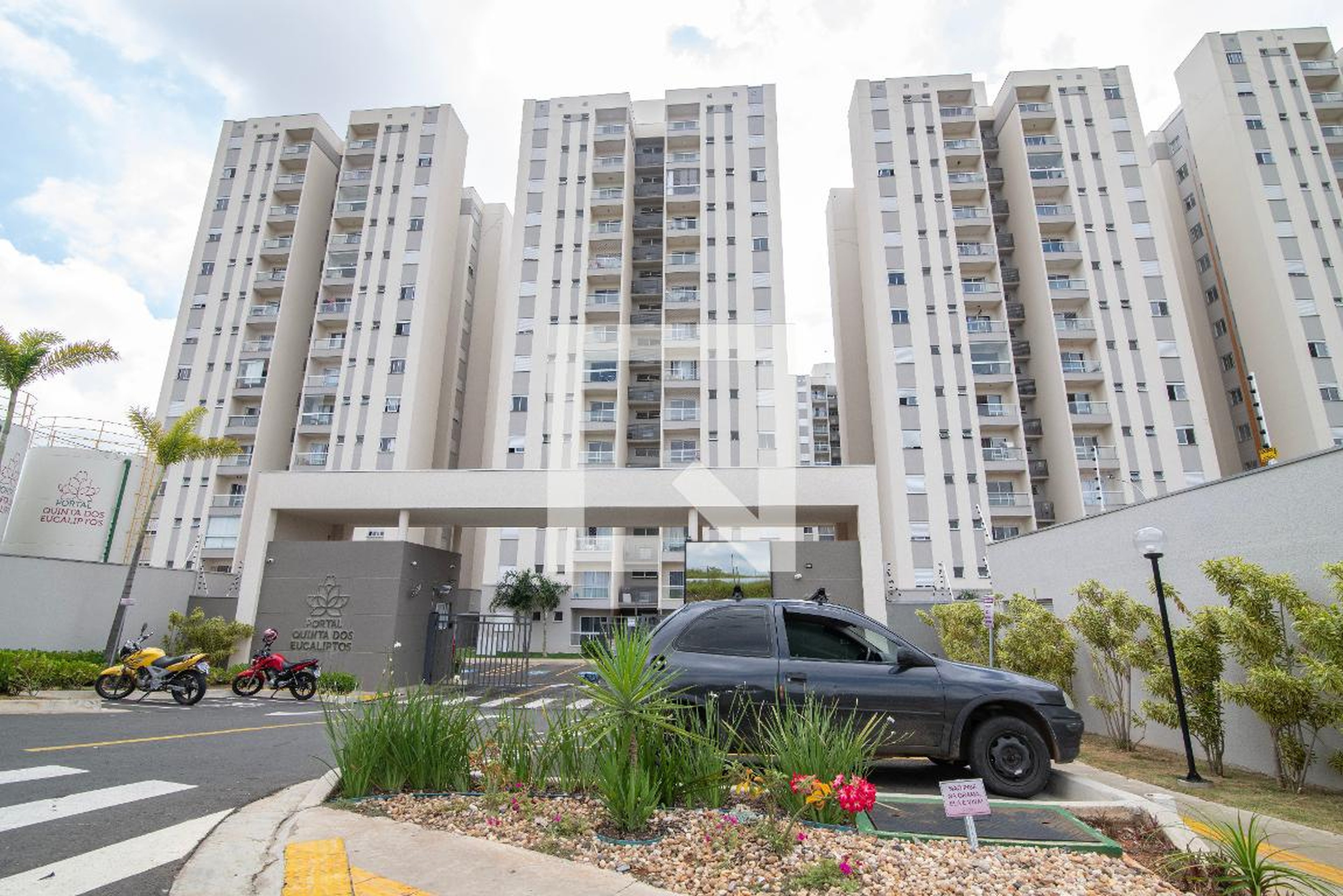 Fachada do Condomínio Condomínio Portal Quinta dos Eucaliptos