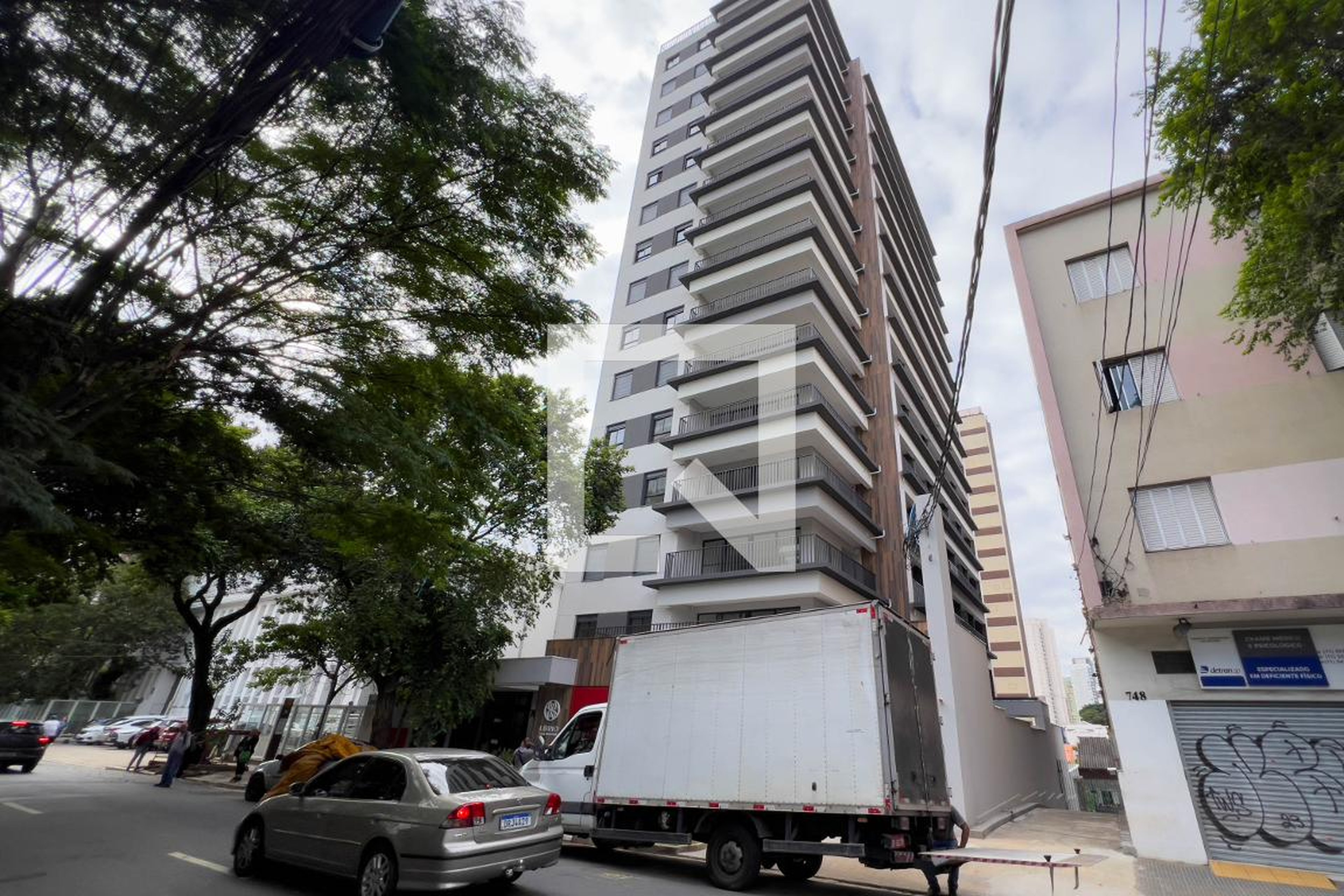 Fachada Condomínio em Rua Joaquim Távora, 756