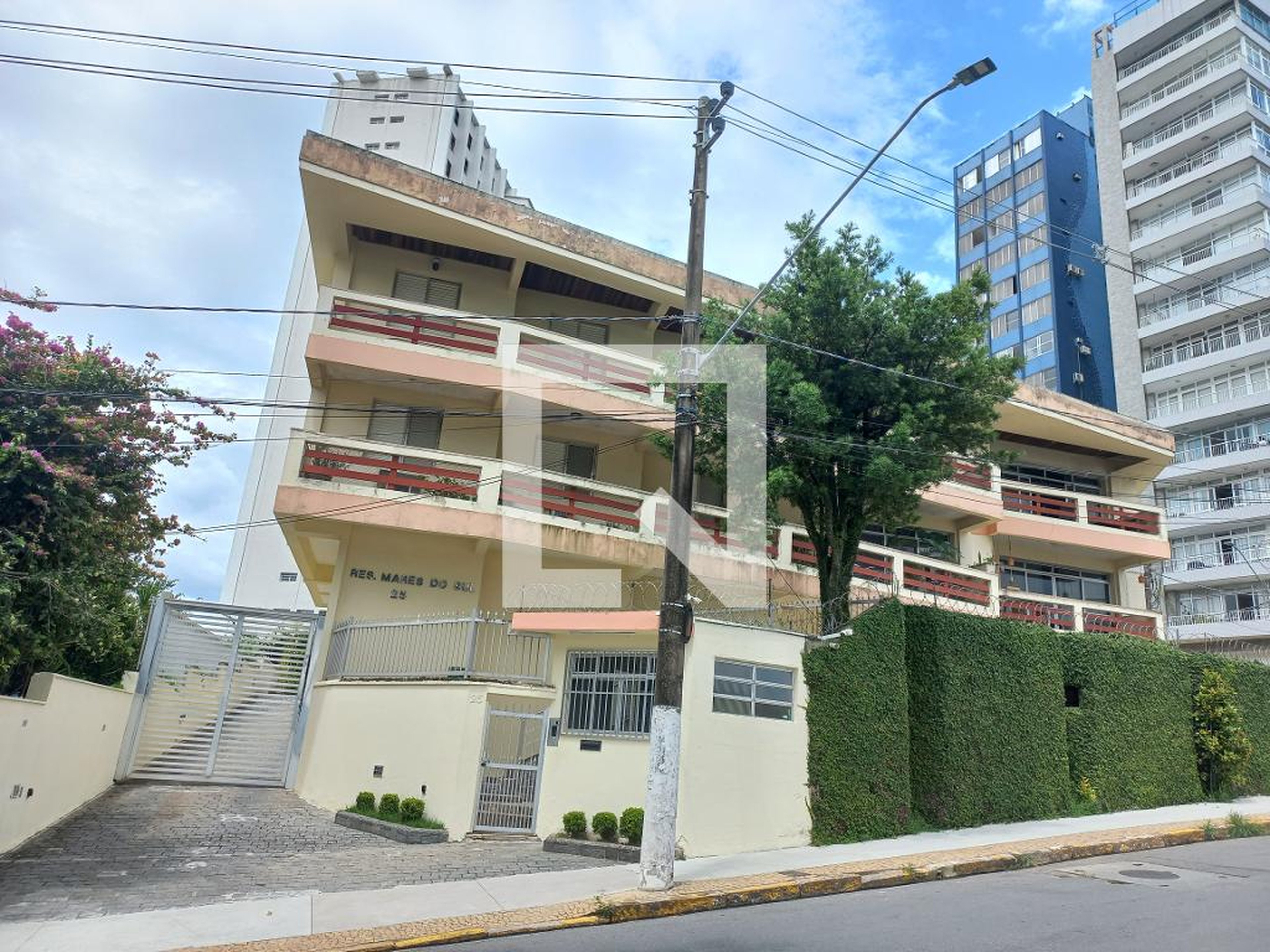 Fachada do Prédio Condomínio em Alameda Paulo Gonçalves, 25