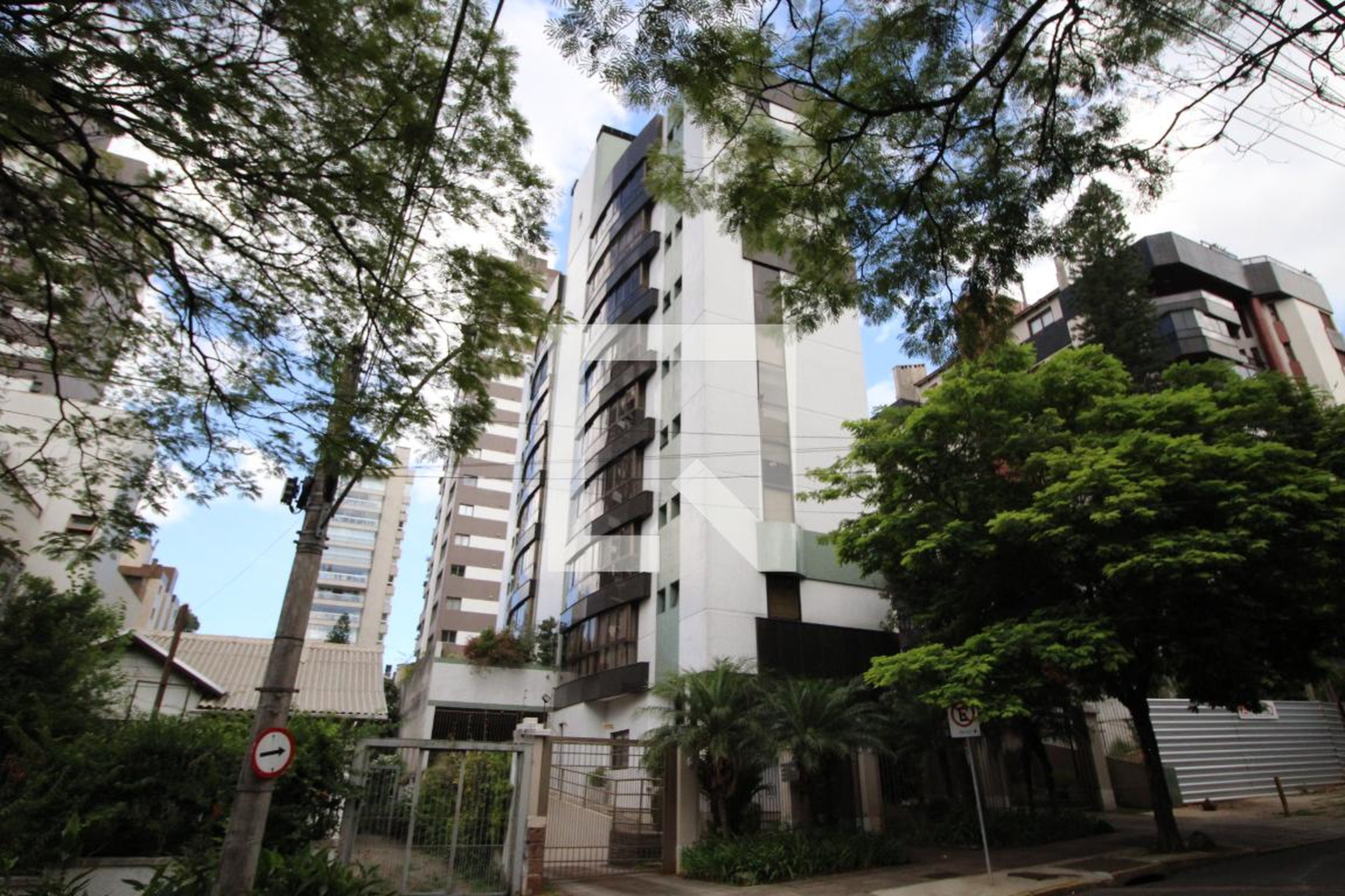 Fachada Condomínio em Rua João Caetano, 166