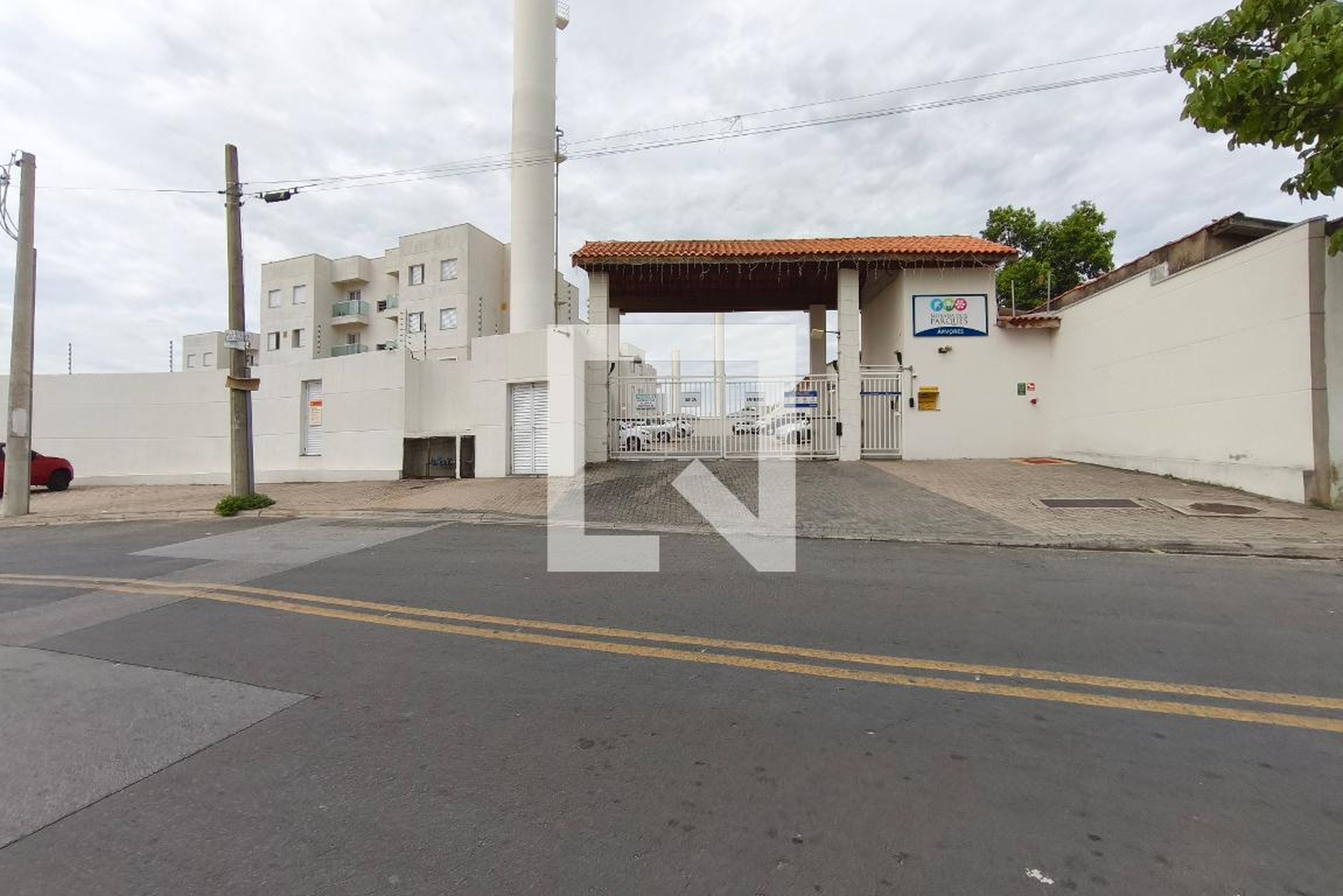 Fachada do Condomínio Residencial Parque das Árvores