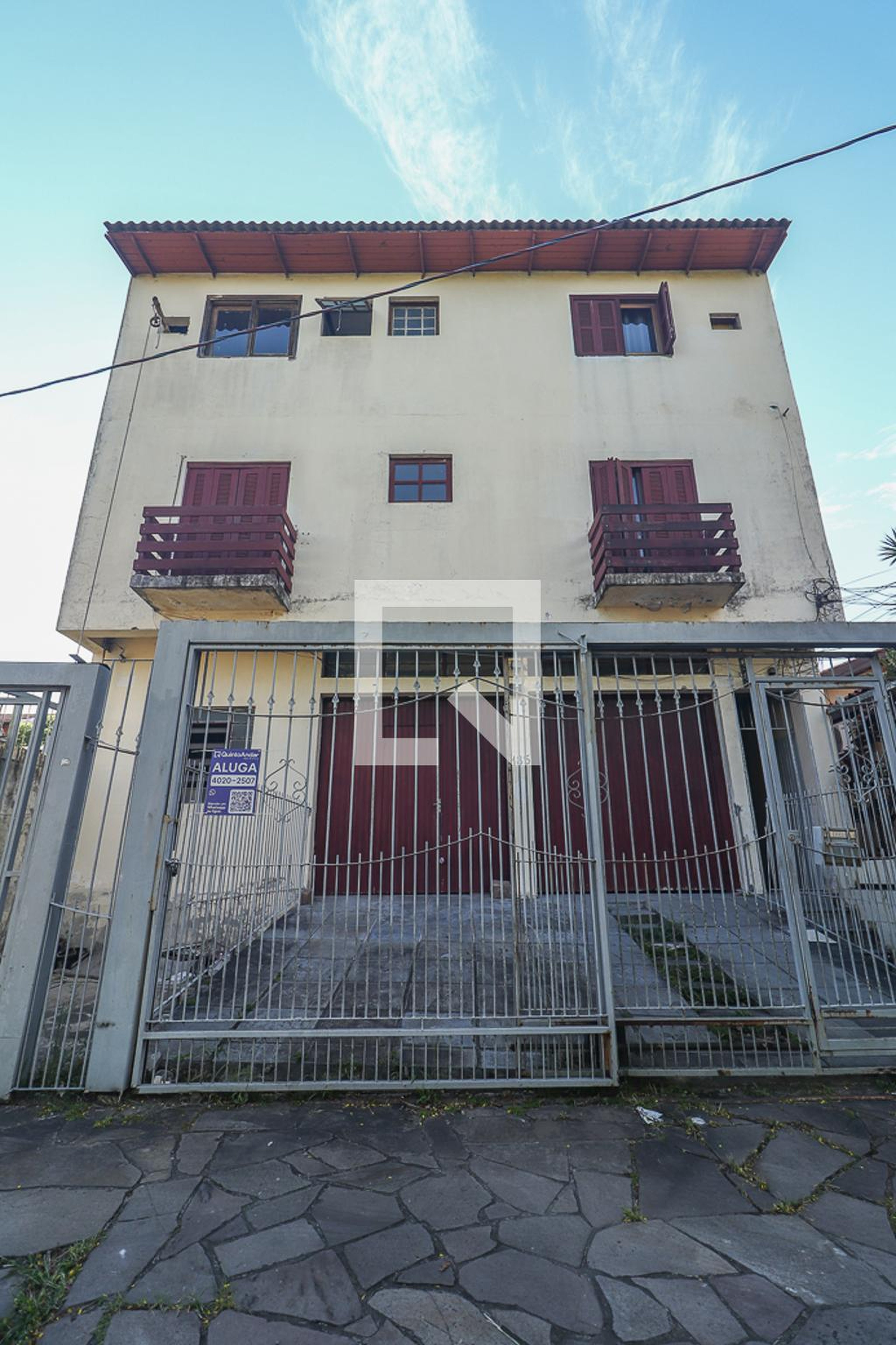 Fachada Condomínio em Rua Guadalajara, 185