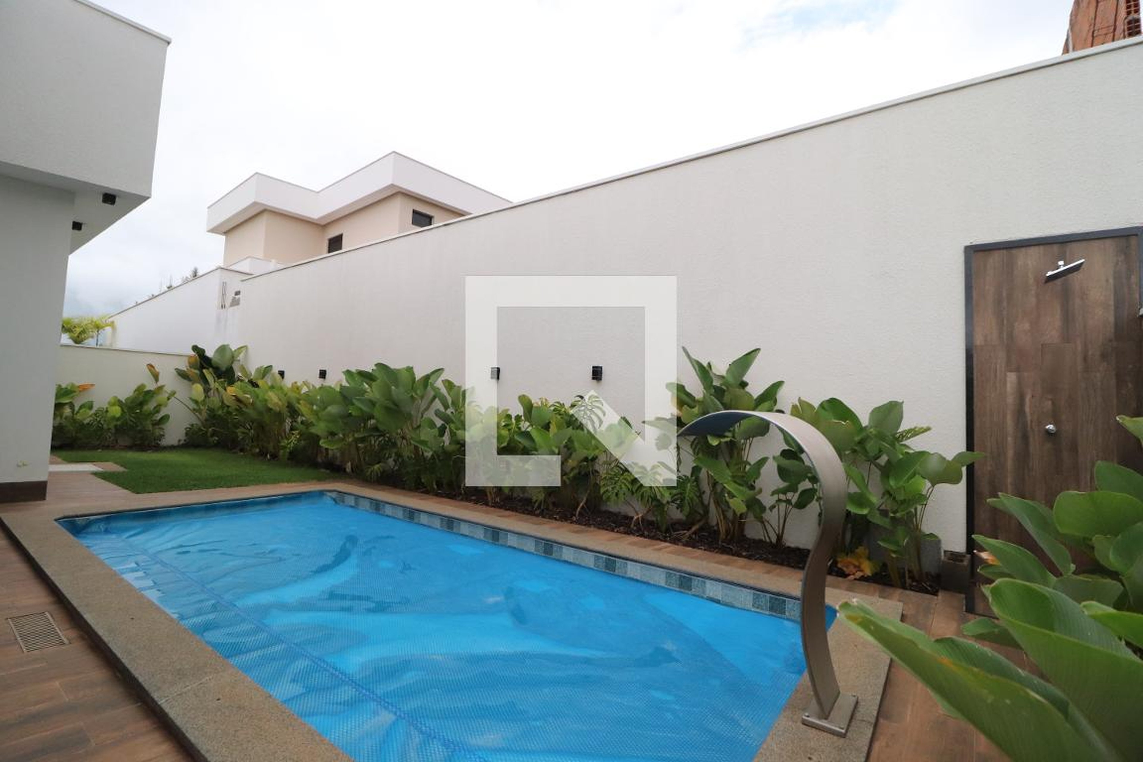 Piscina - Alphaville 1