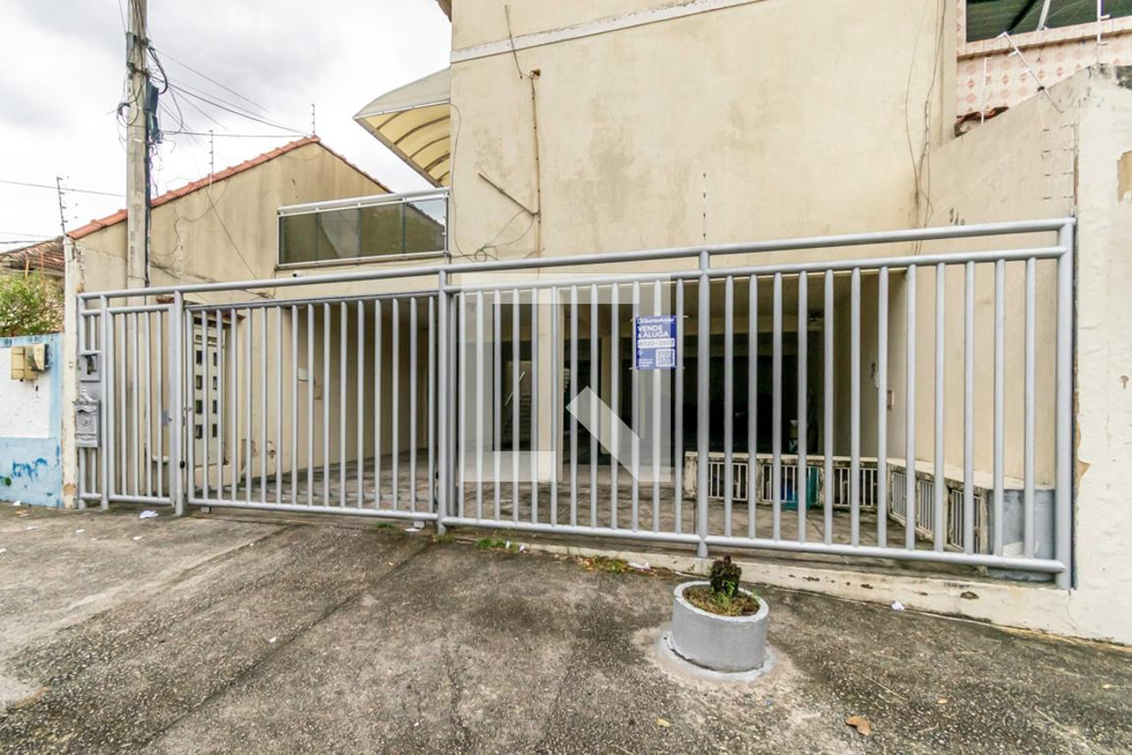 Fachada Condomínio em Rua Agrário Menezes, 349