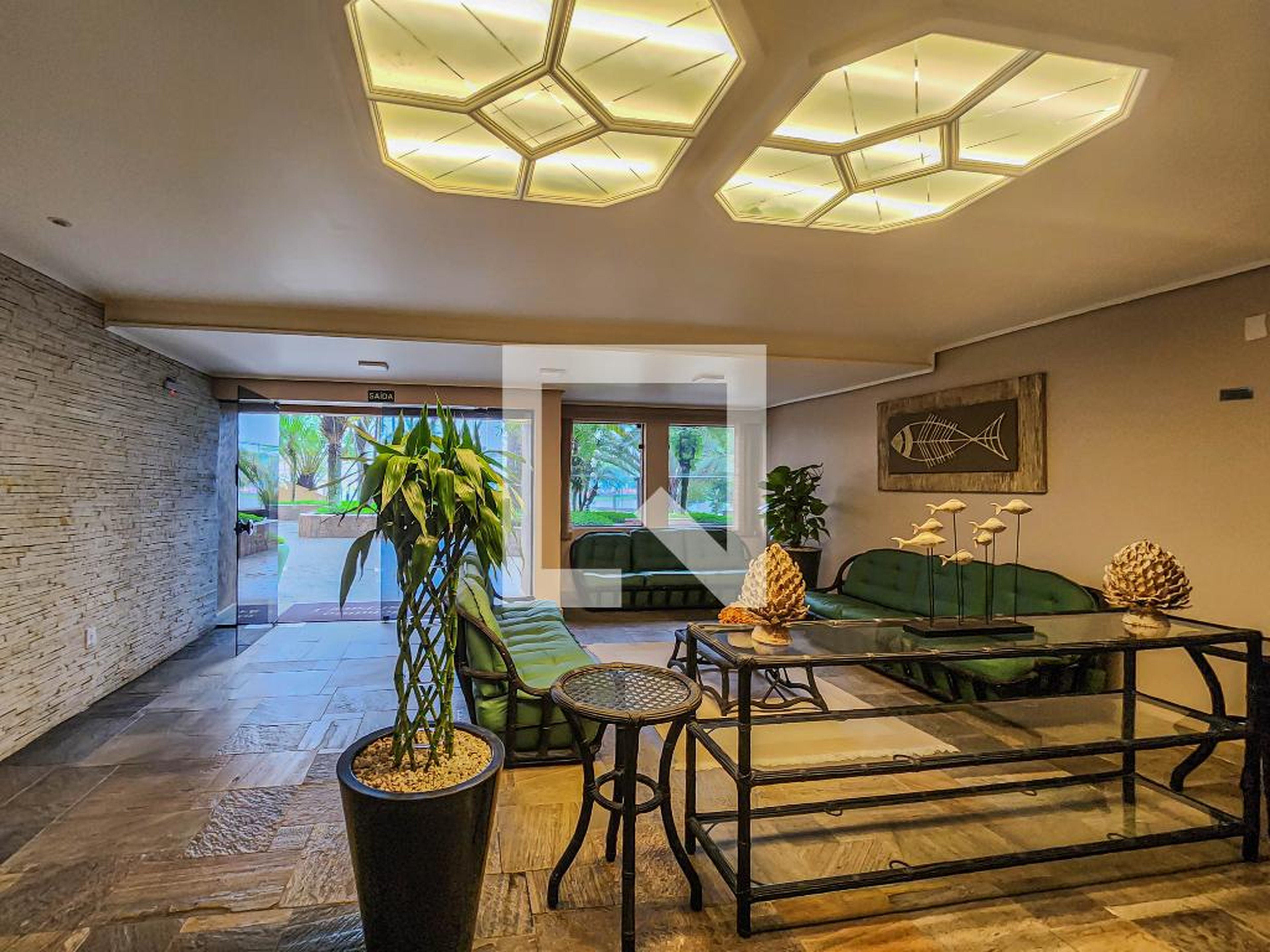 Hall de entrada Condomínio em Rua Ricardo Pinto, 695